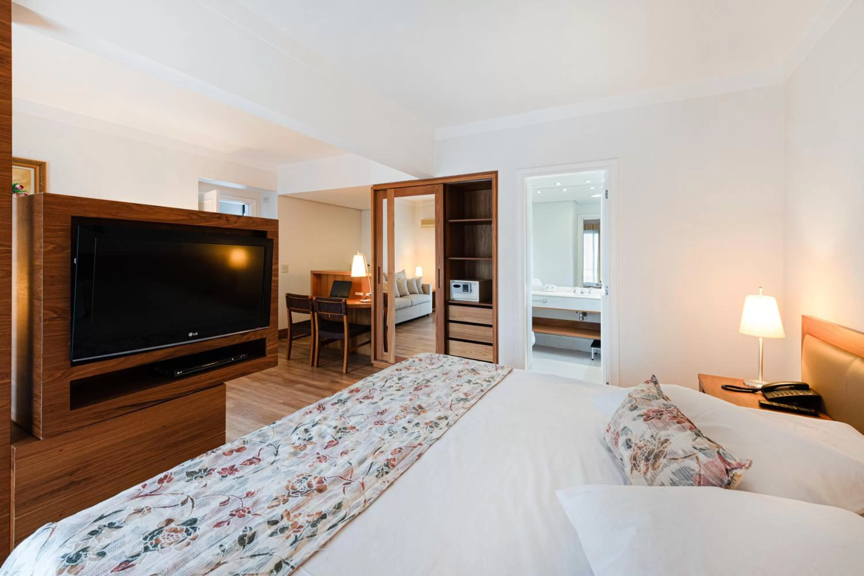 Bedroom, Bed in Hotel Nacional Inn Cambuí Campinas Residence