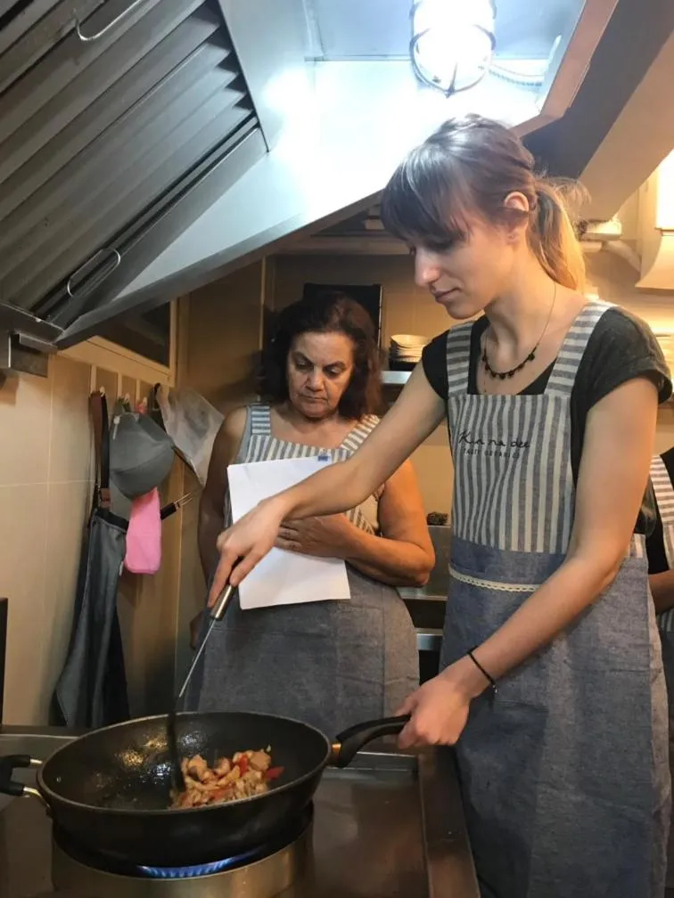 Kinnon Deluxe Hostel Coworking Cafe