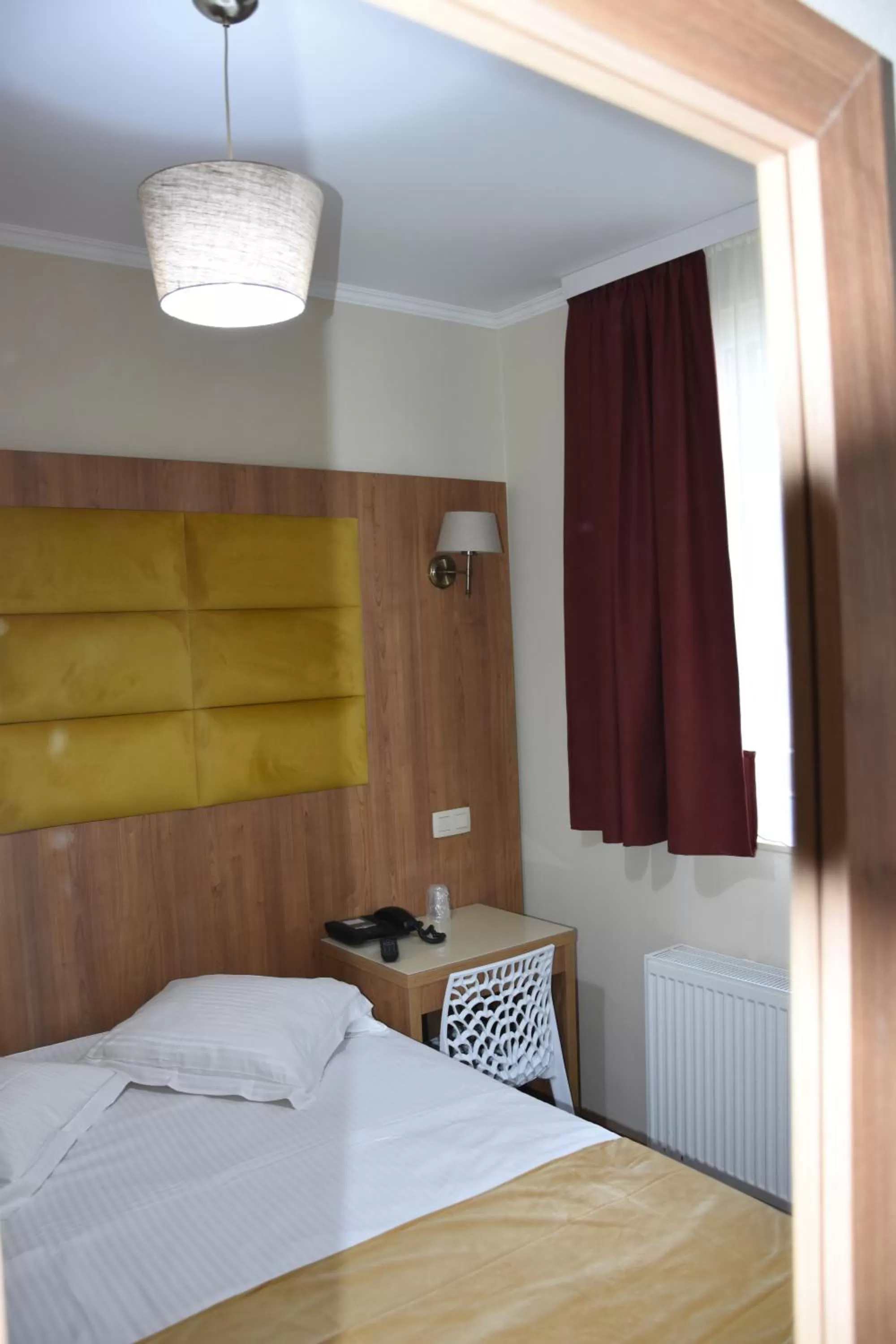 Bedroom, Bed in Sun Hotel