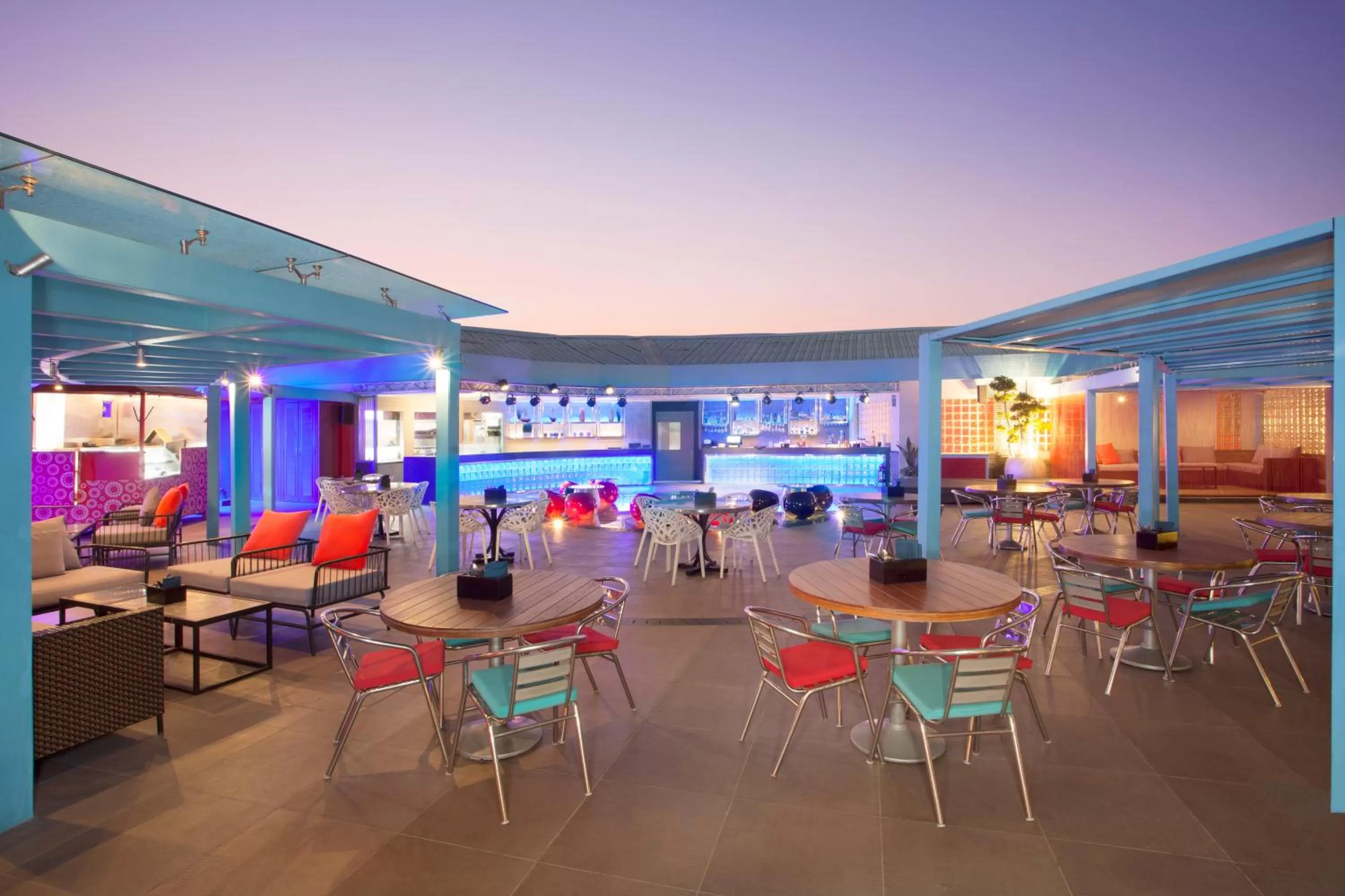 Restaurant/places to eat in Hyatt Place Hyderabad Banjara Hills