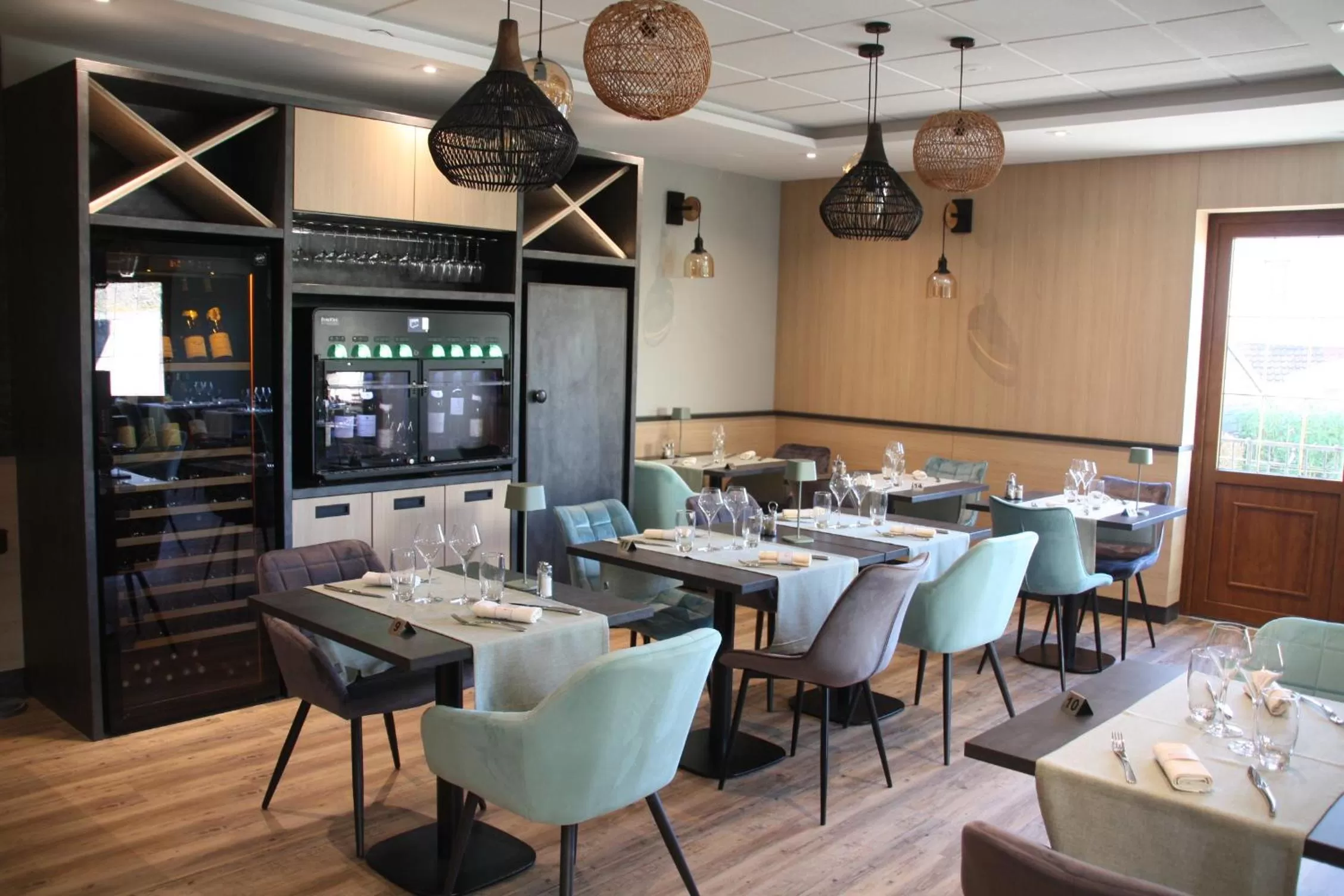 Restaurant/places to eat in Logis Hôtel- Restaurant La Renaissance