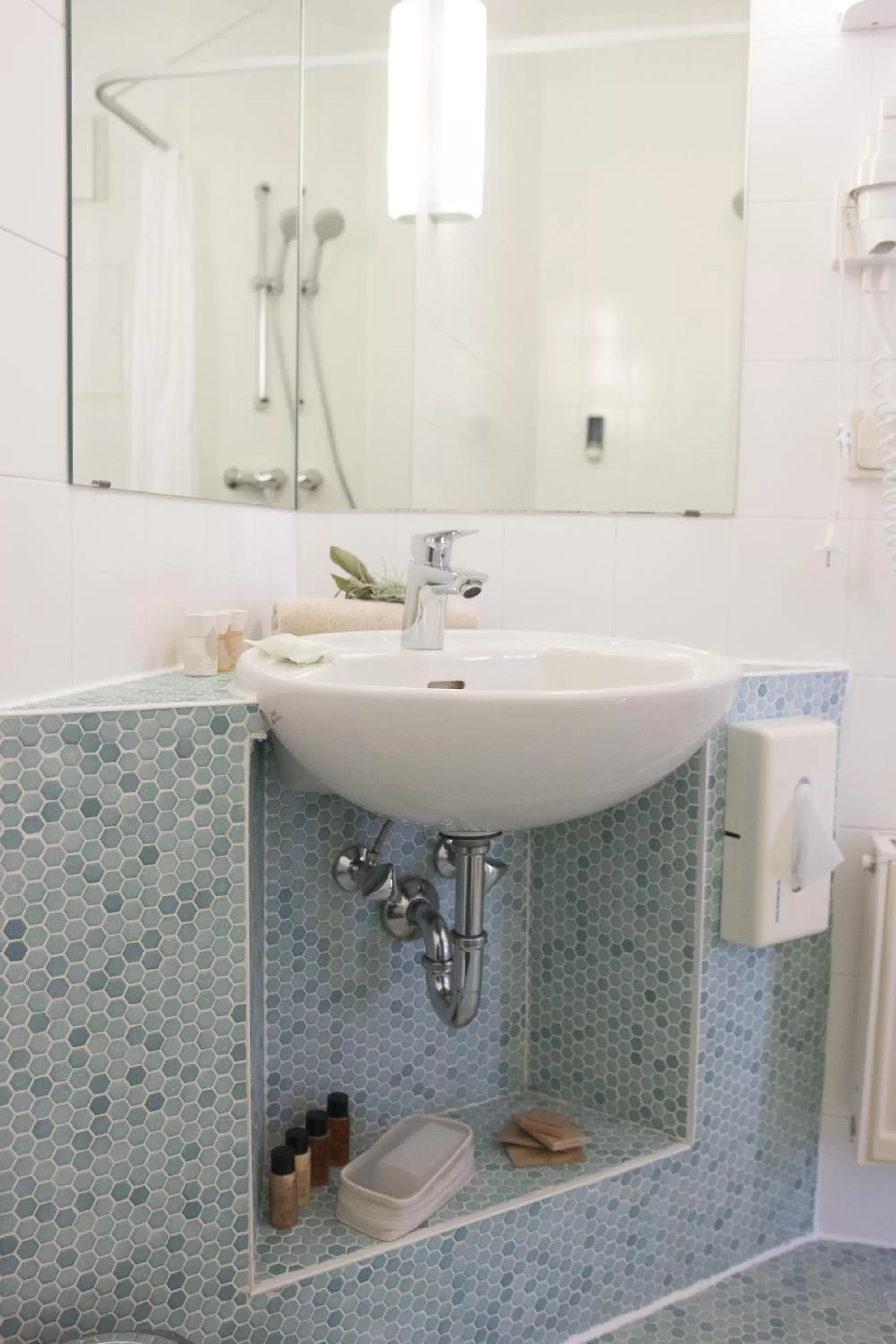 Shower in Pilgrims Inn Kreischa