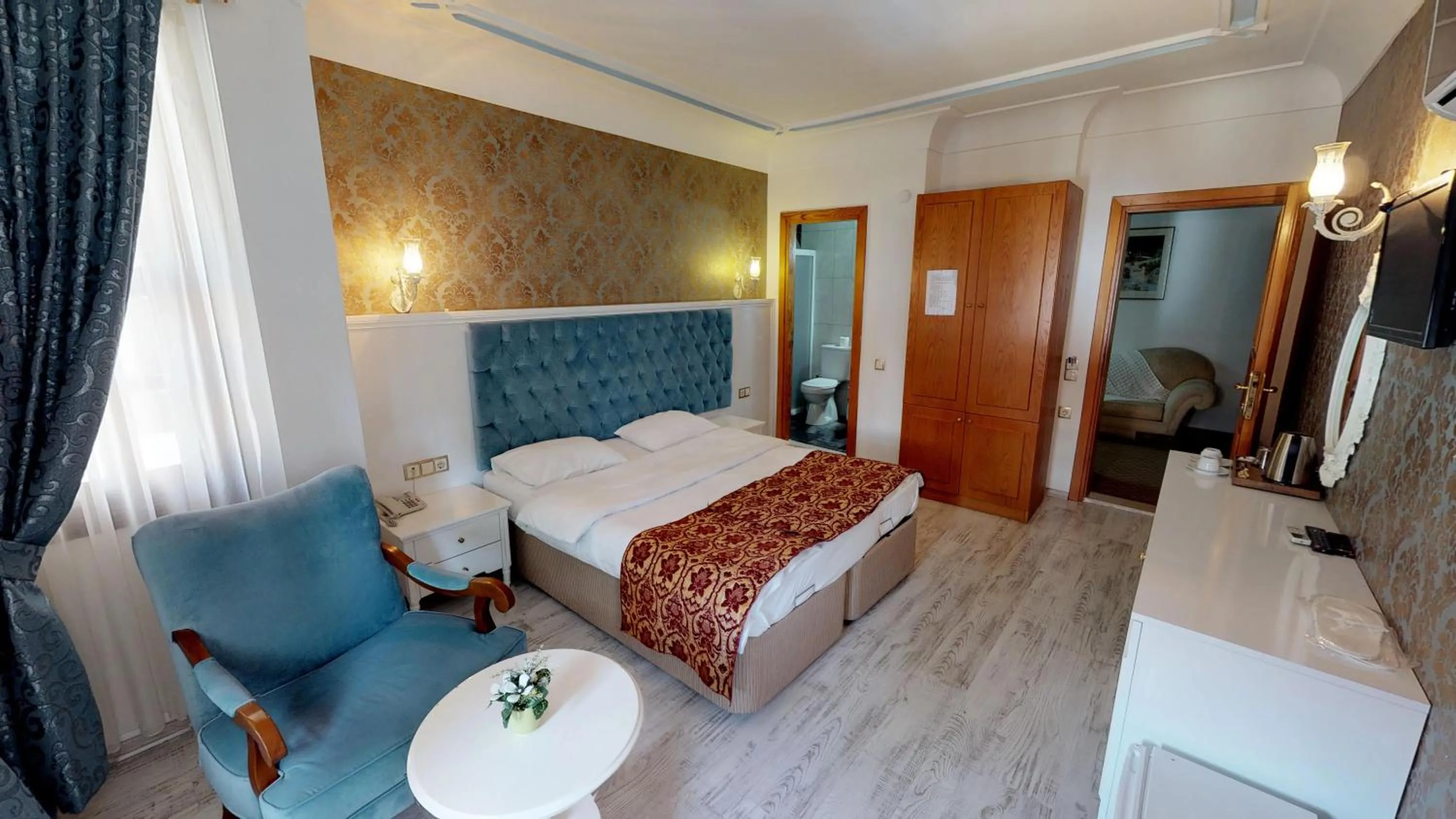 Photo of the whole room, Bed in Urcu Hotel
