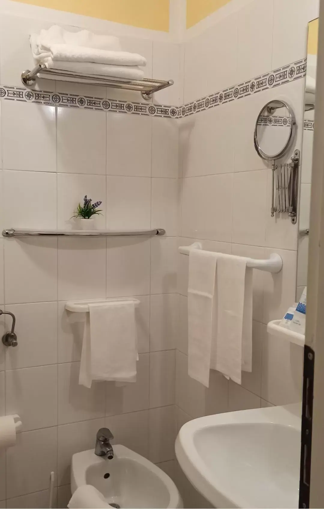 Double or Twin Room in Hotel Leonardo Double or Twin Room in Hotel Leonardo