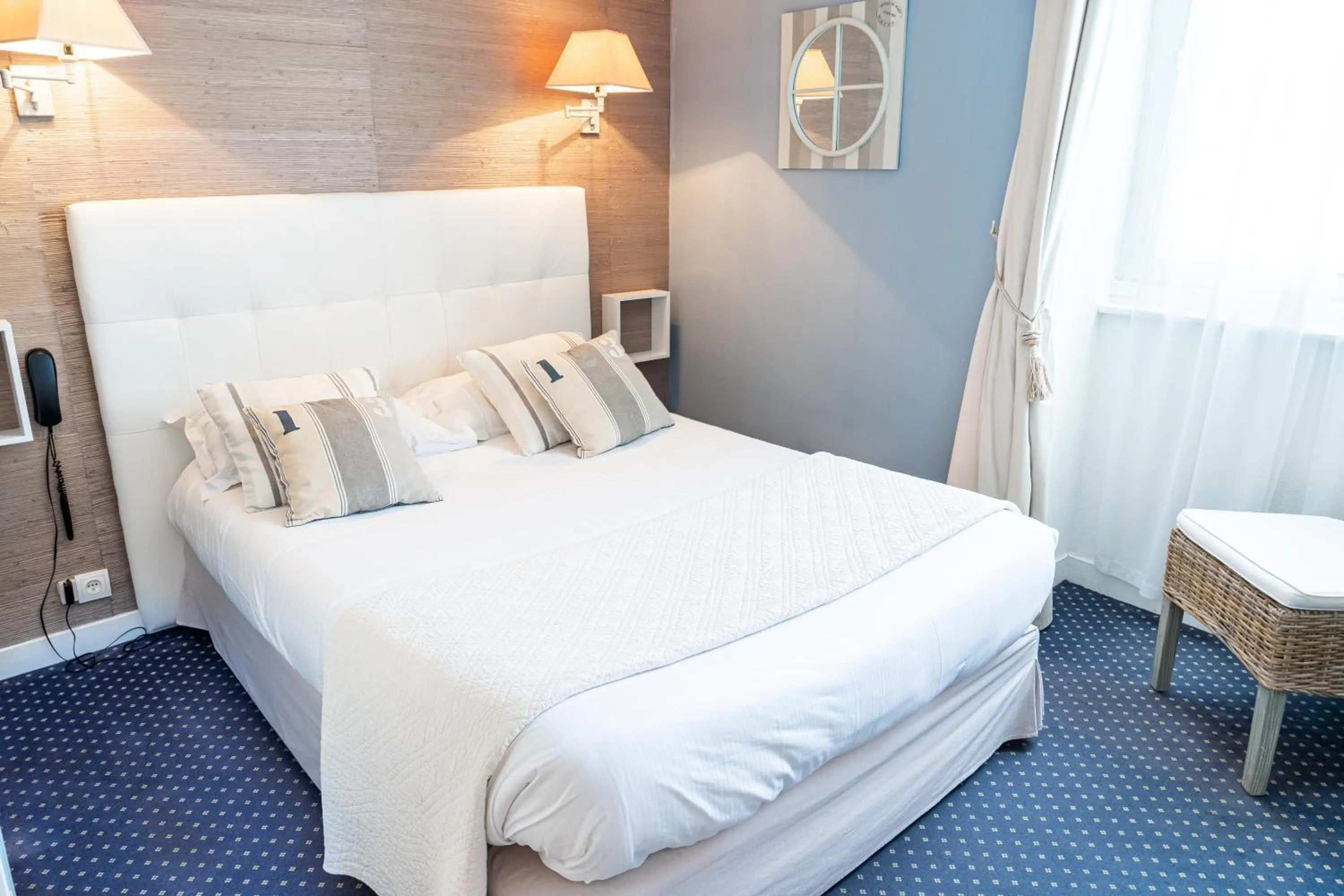 Bed in Cit'Hotel Normandy Hotel Pornichet La Baule