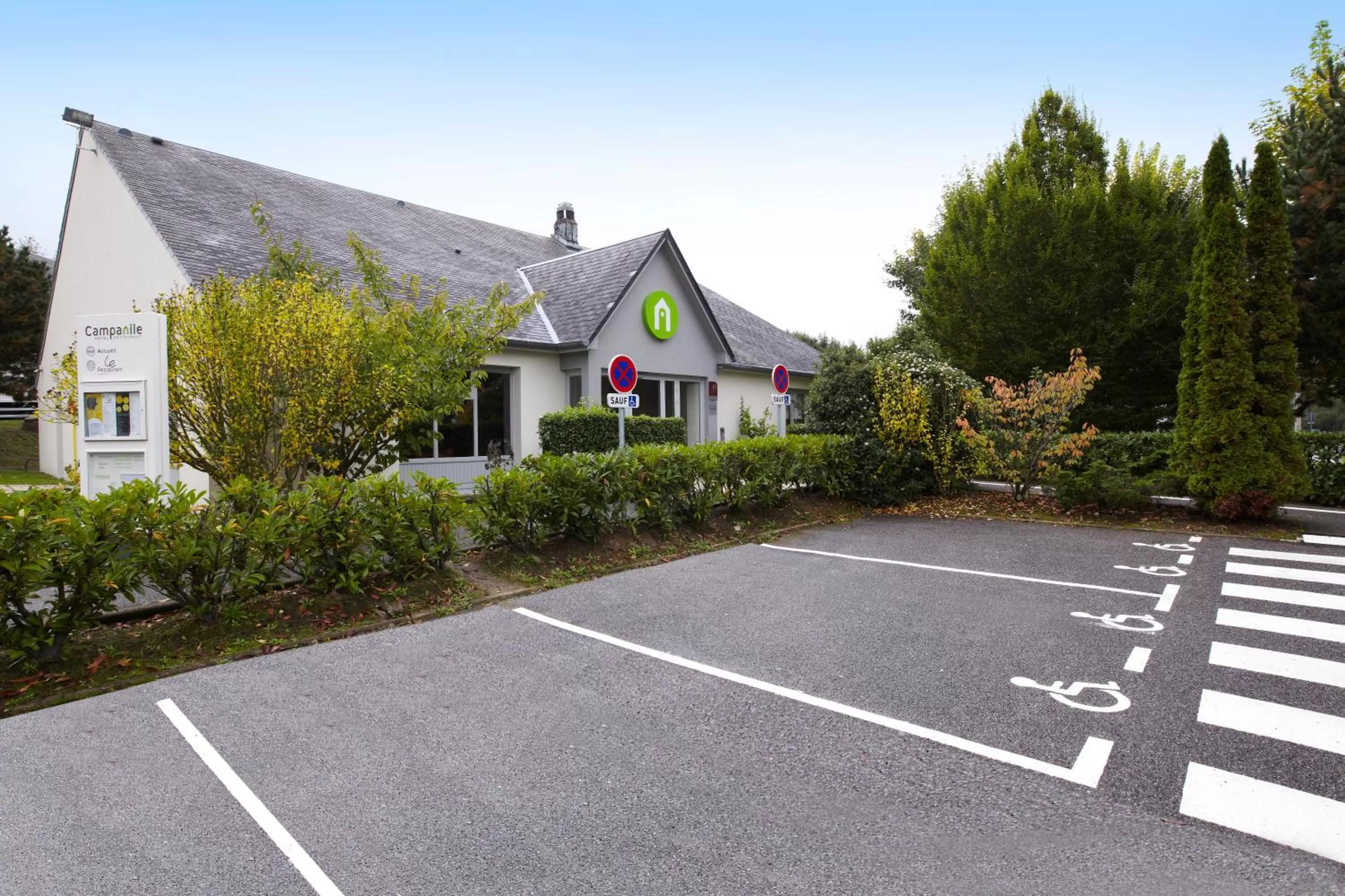 Facade/entrance in Campanile Le Havre Nord - Montivilliers
