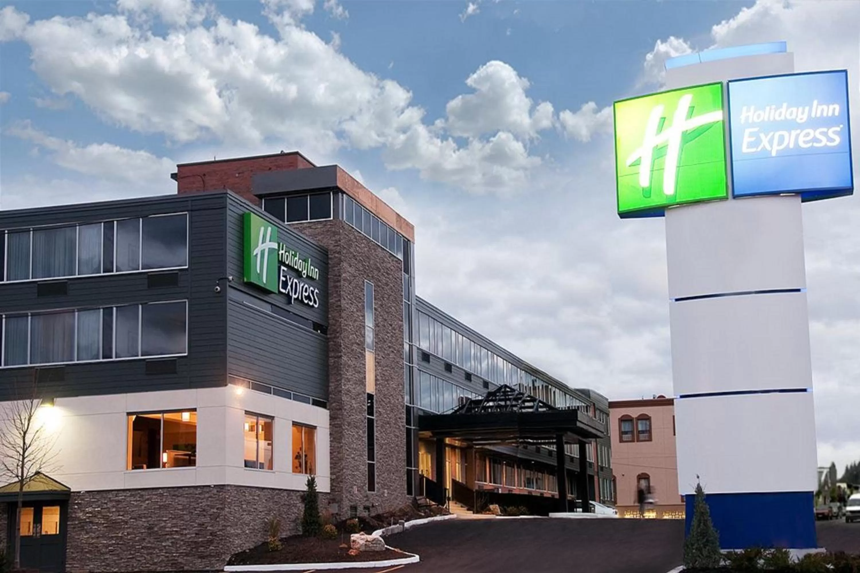 Property building in Holiday Inn Express - Sault Ste. Marie by IHG