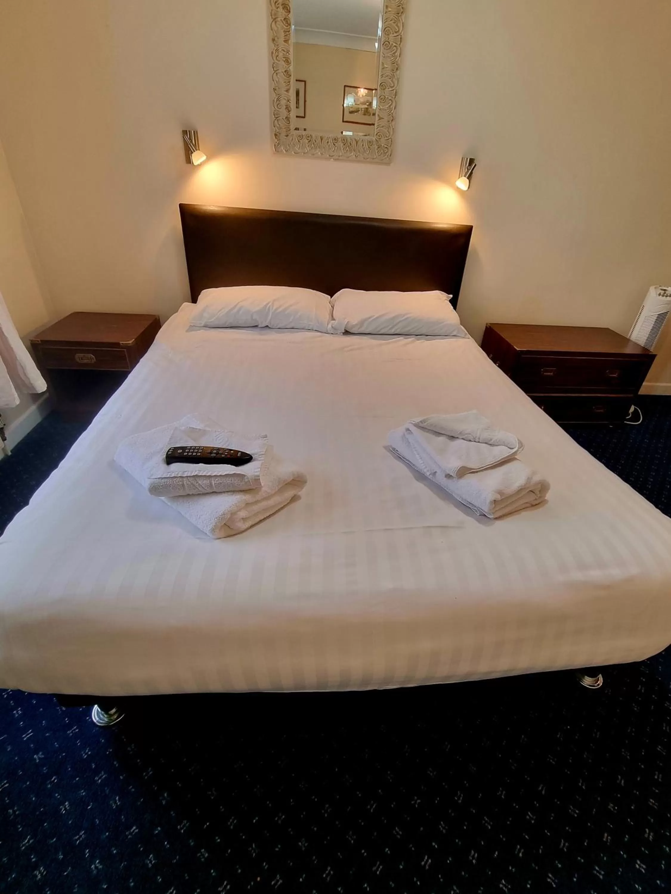 Bed in The Sportsmans Inn Limited