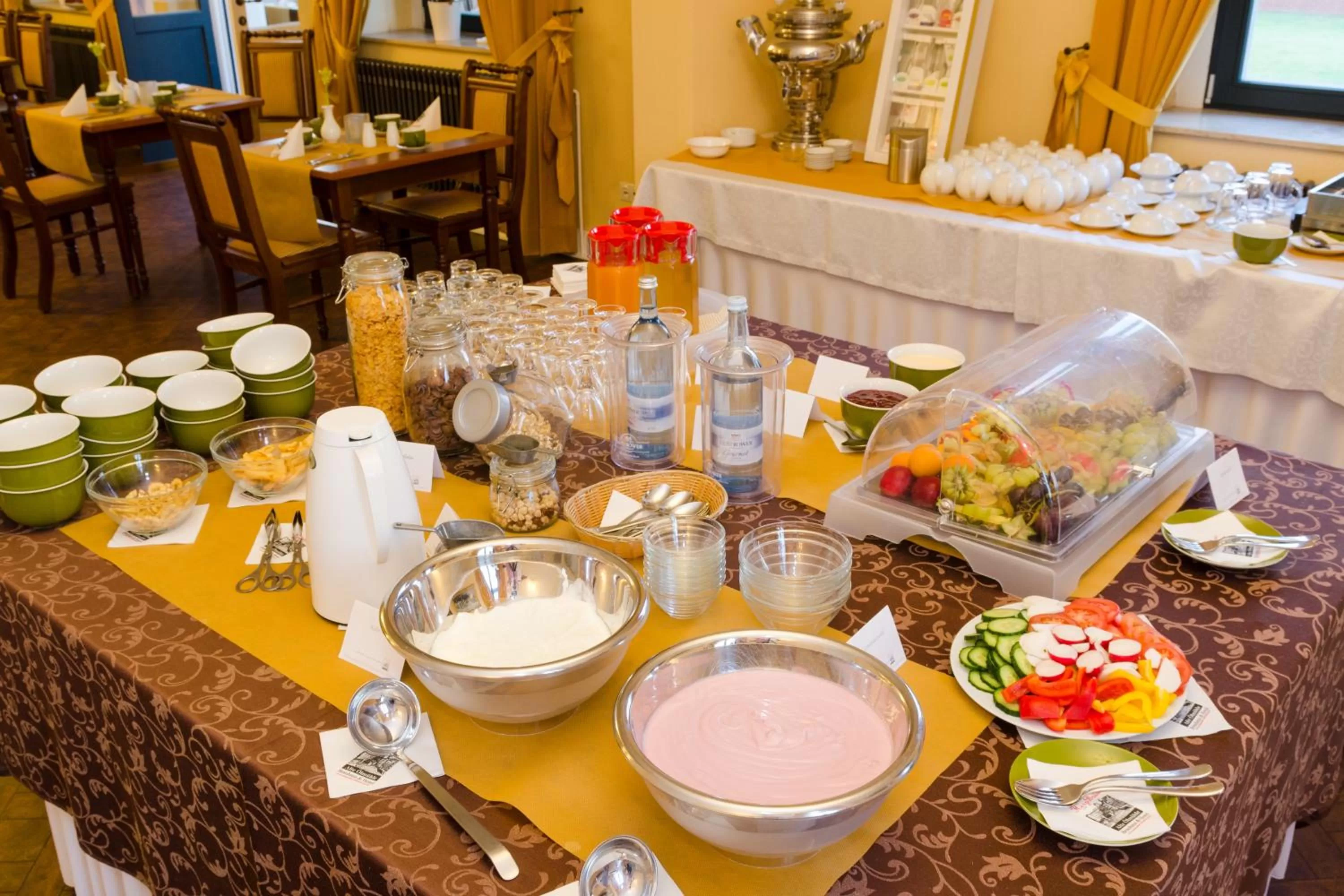 Buffet breakfast in Elbe Resort Alte Ölmühle