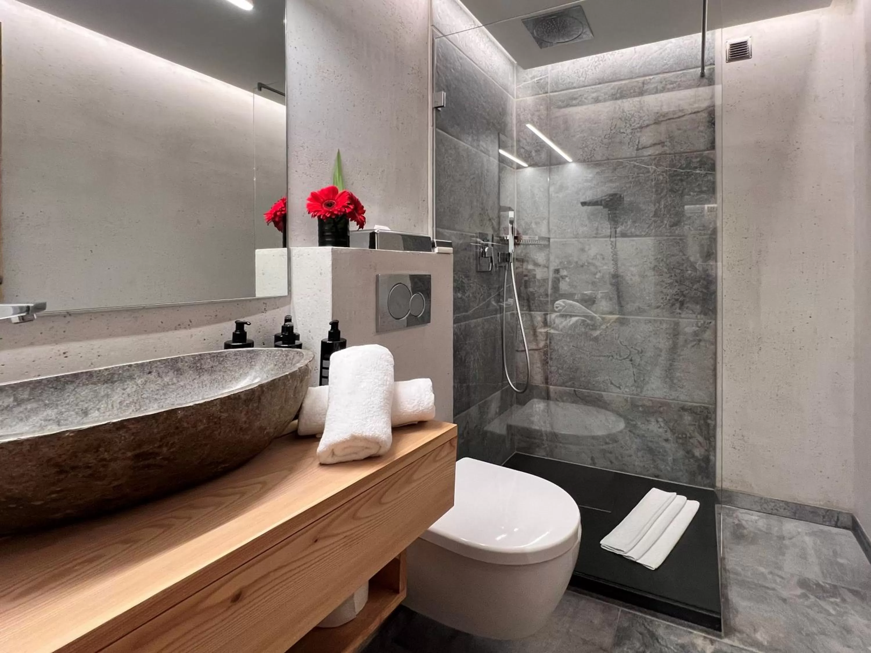 Bathroom in Hotel Alexander