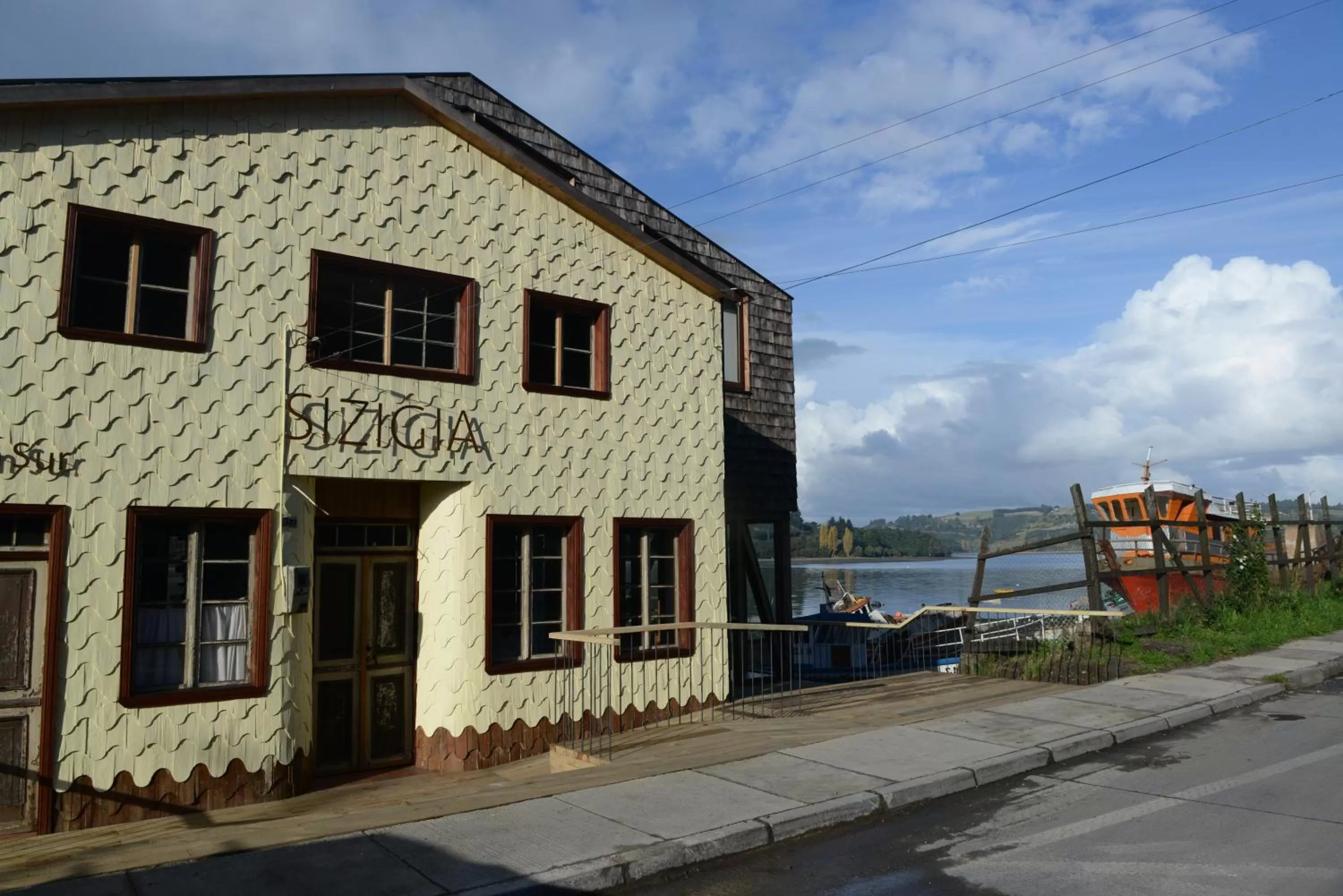 Facade/entrance in Sizigia