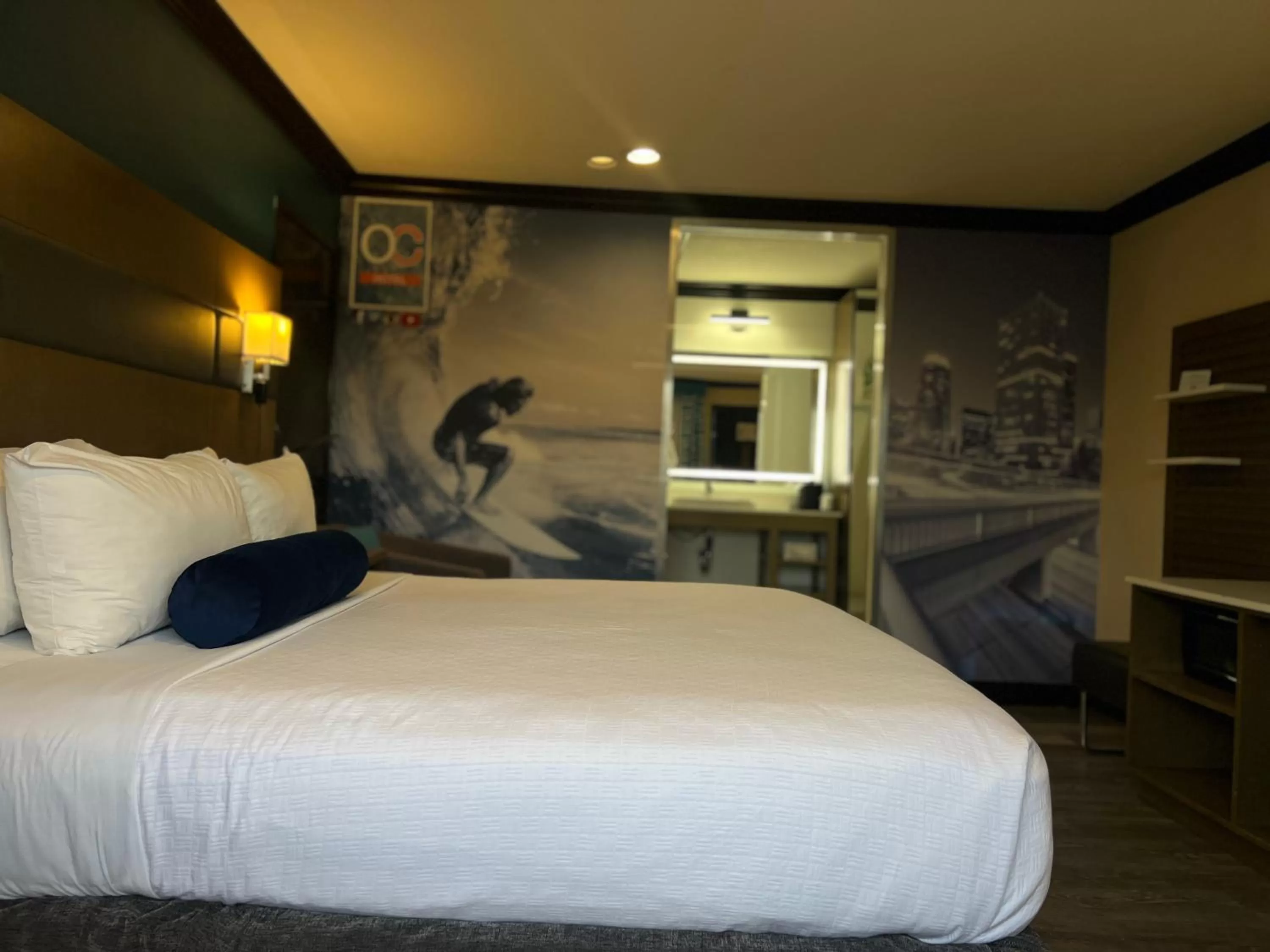 TV and multimedia, Bed in OC Hotel