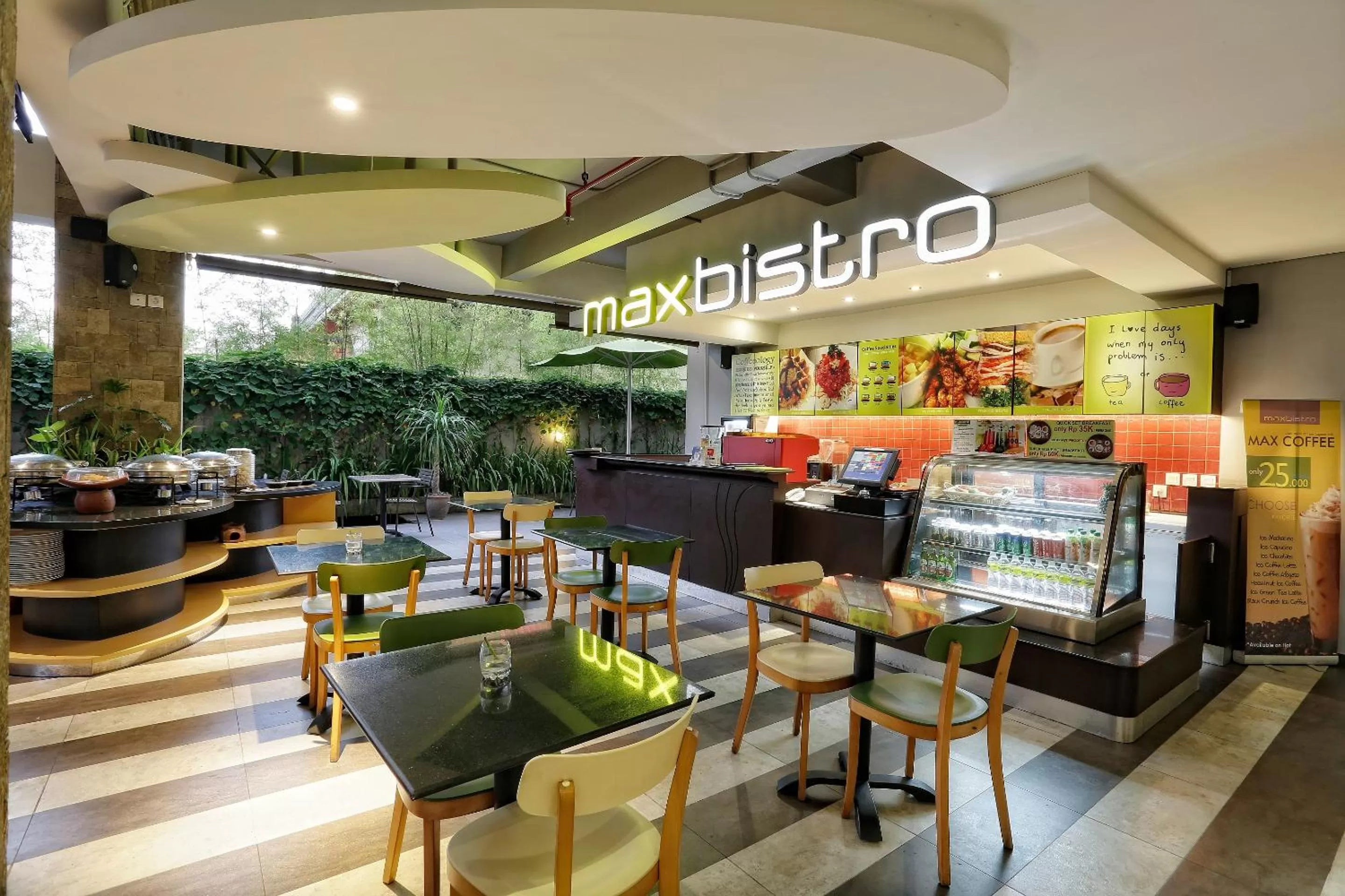 Restaurant/places to eat in MaxOneHotels at Bukit Jimbaran