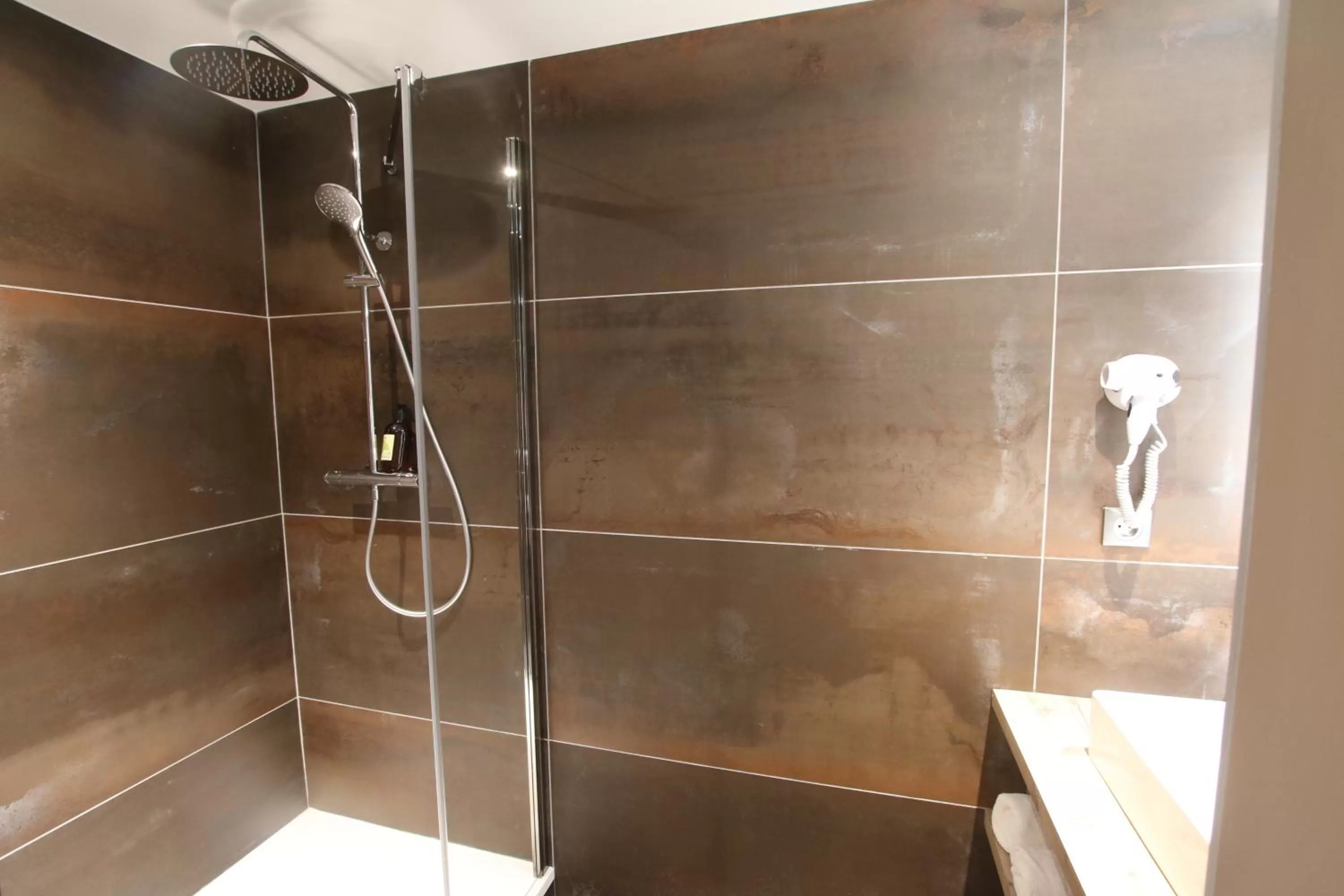 Bathroom in Les Loges Du Parc