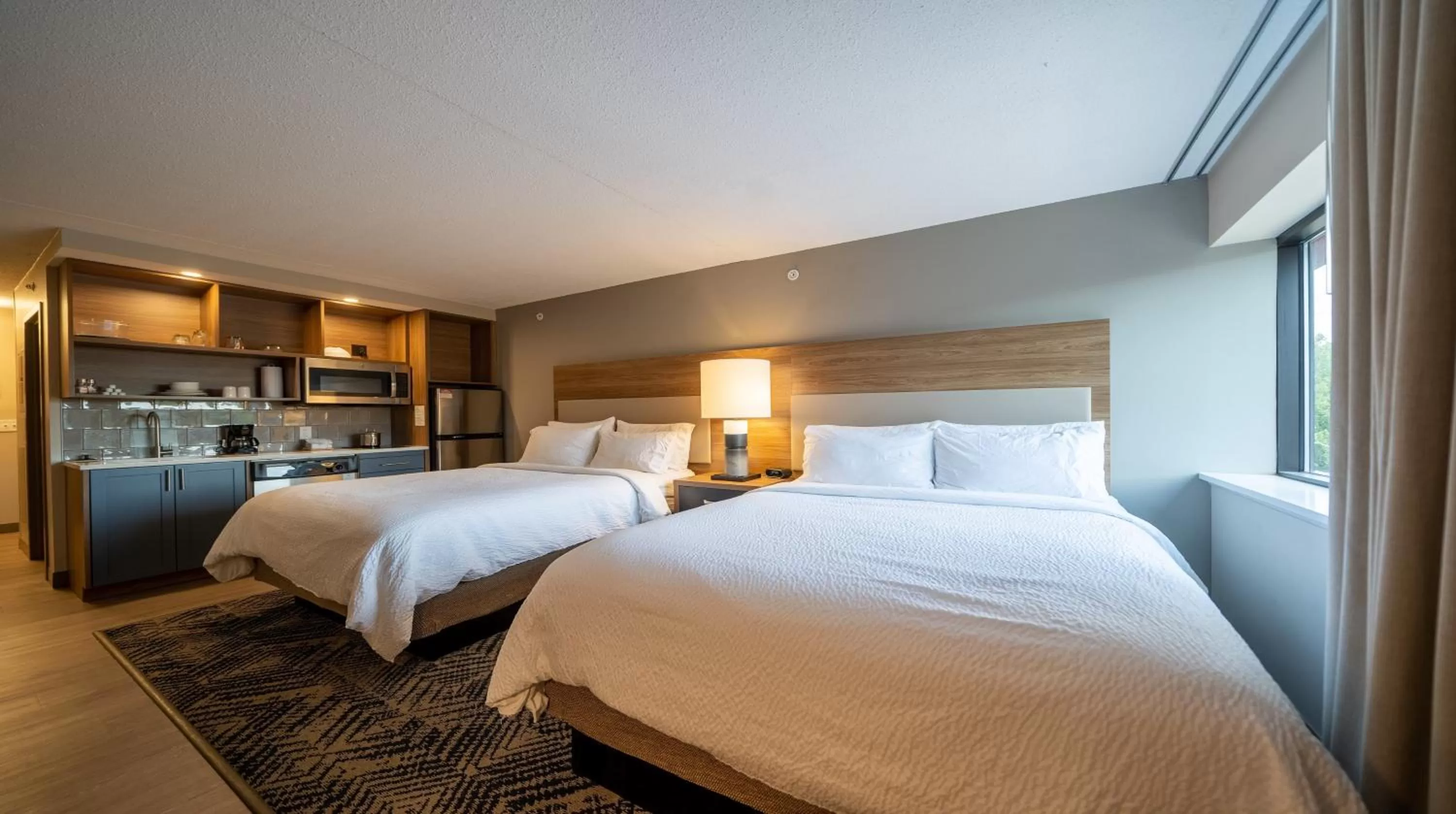 Photo of the whole room, Bed in Candlewood Suites - Cleveland South - Independence by IHG