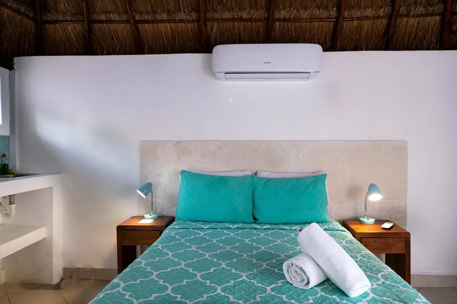 Bed in Hotel Amar Inn