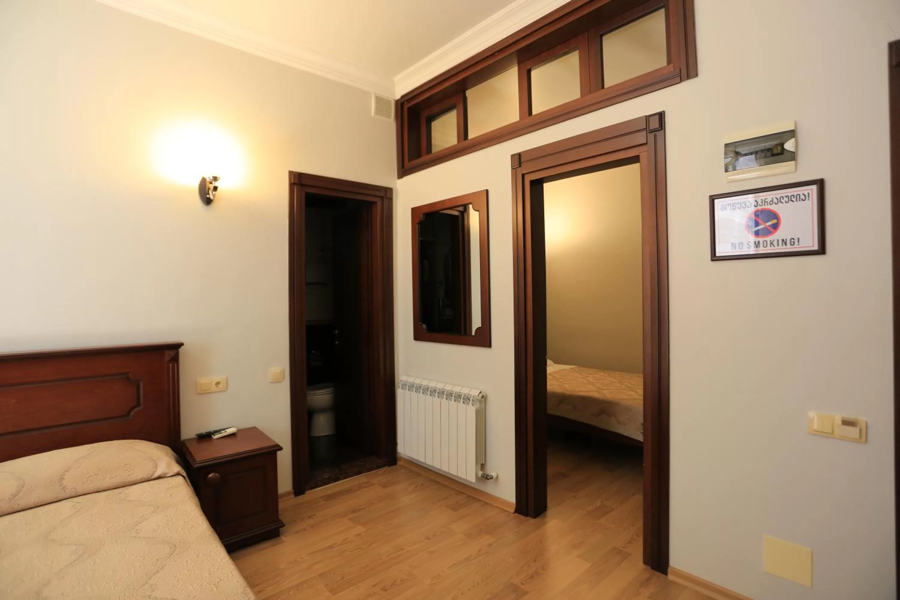 Bedroom, Bed in Eiffel Hotel