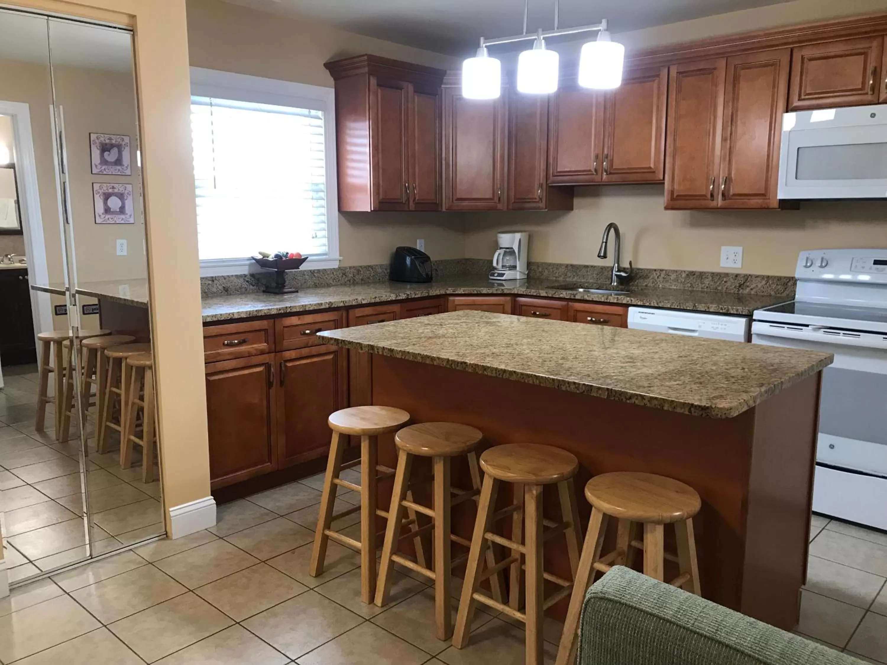 Kitchen or kitchenette, Kitchen/Kitchenette in Ocean Lodge Hotel & Apartments