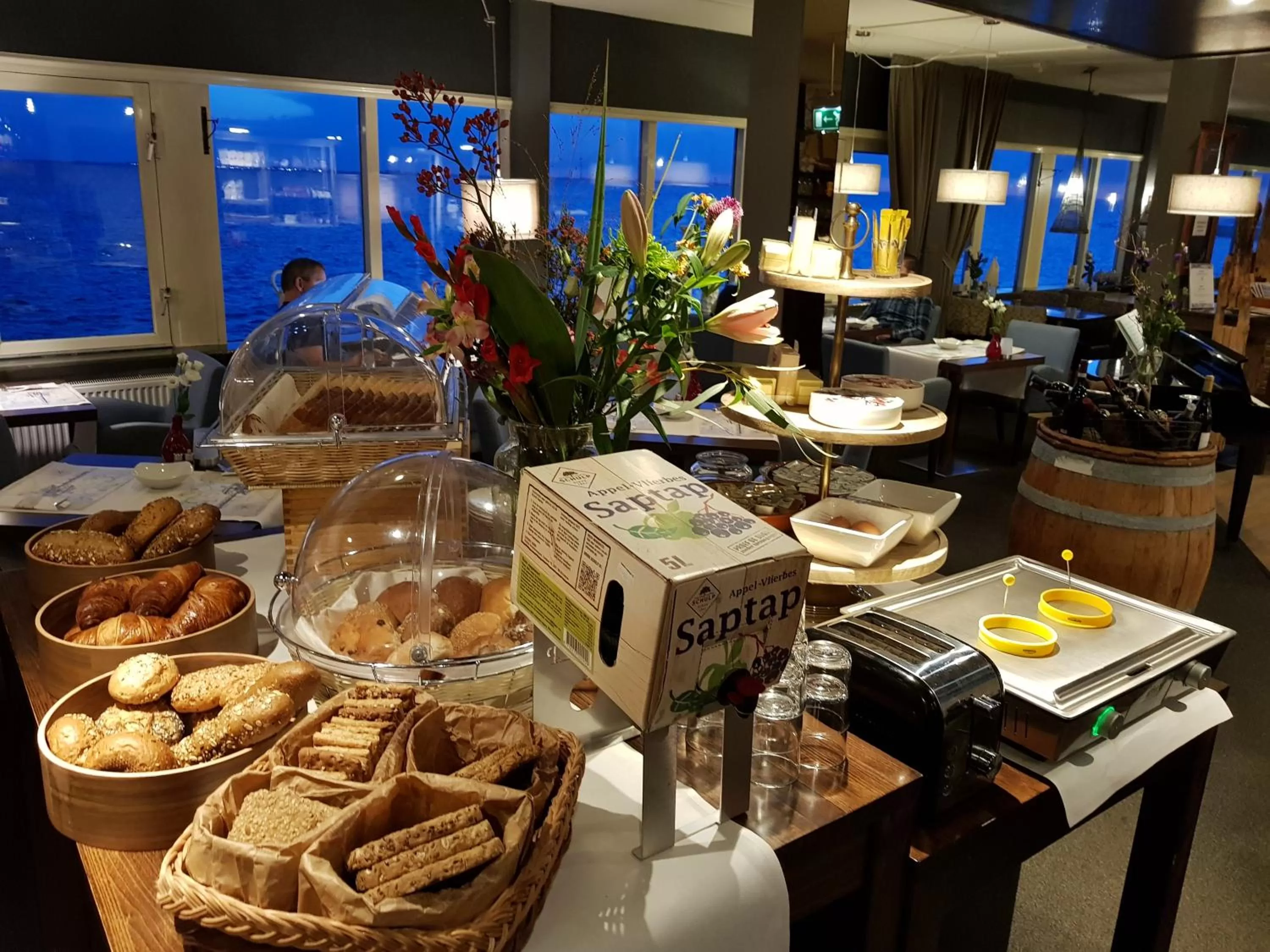 Continental breakfast in Eemshotel