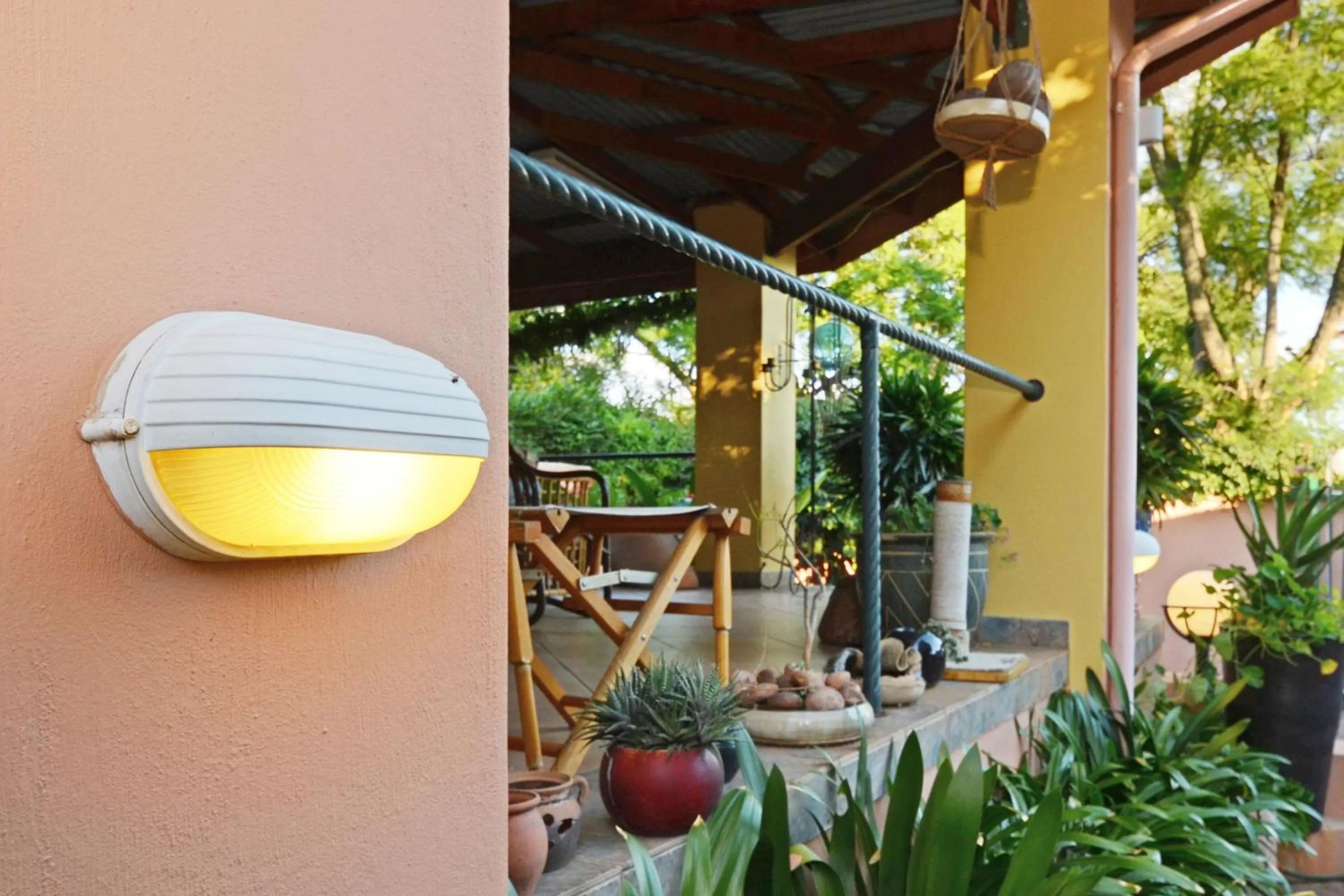 Property building in Cherry Tree Cottage B&B Linden