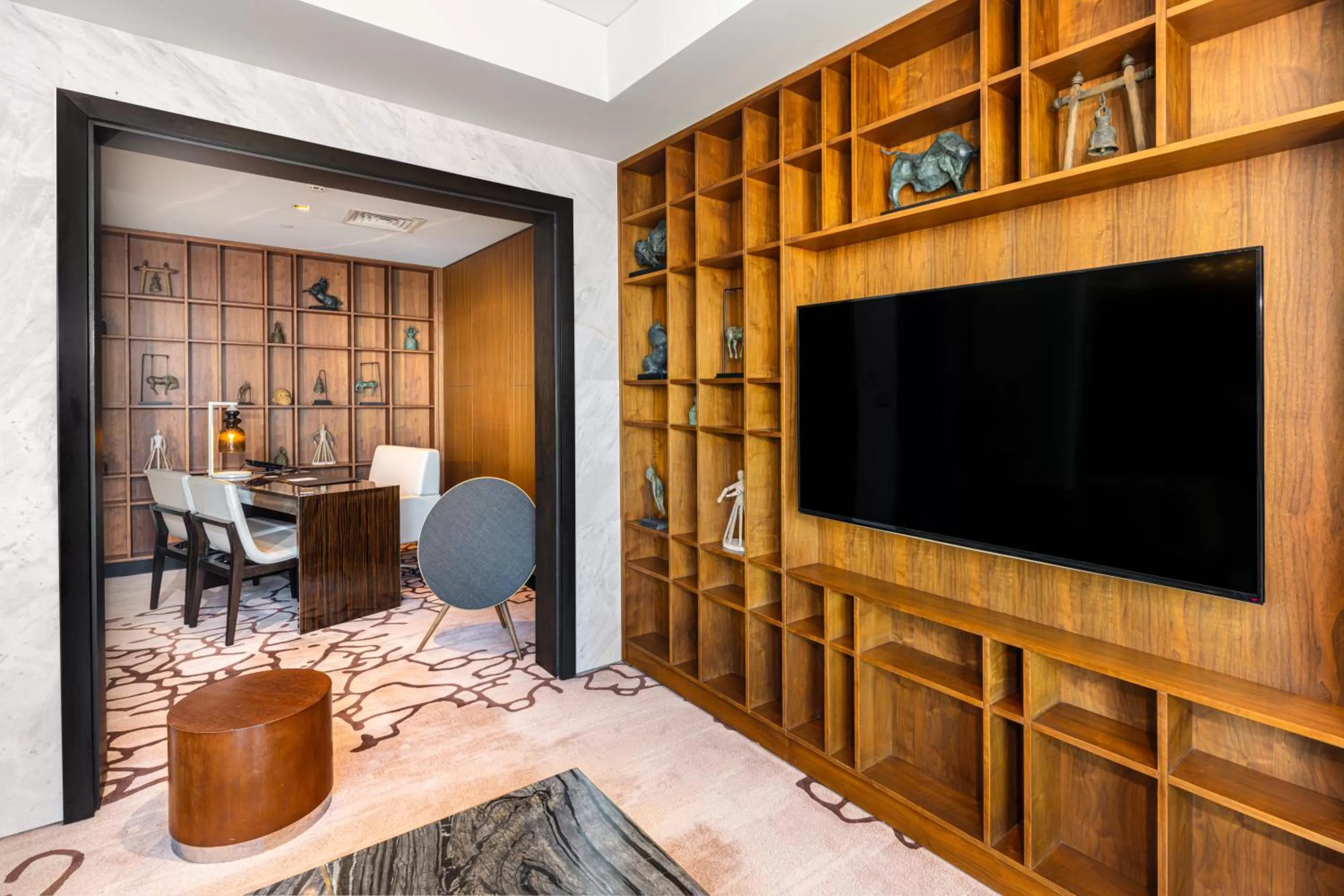 TV and multimedia in NH Collection Colombo