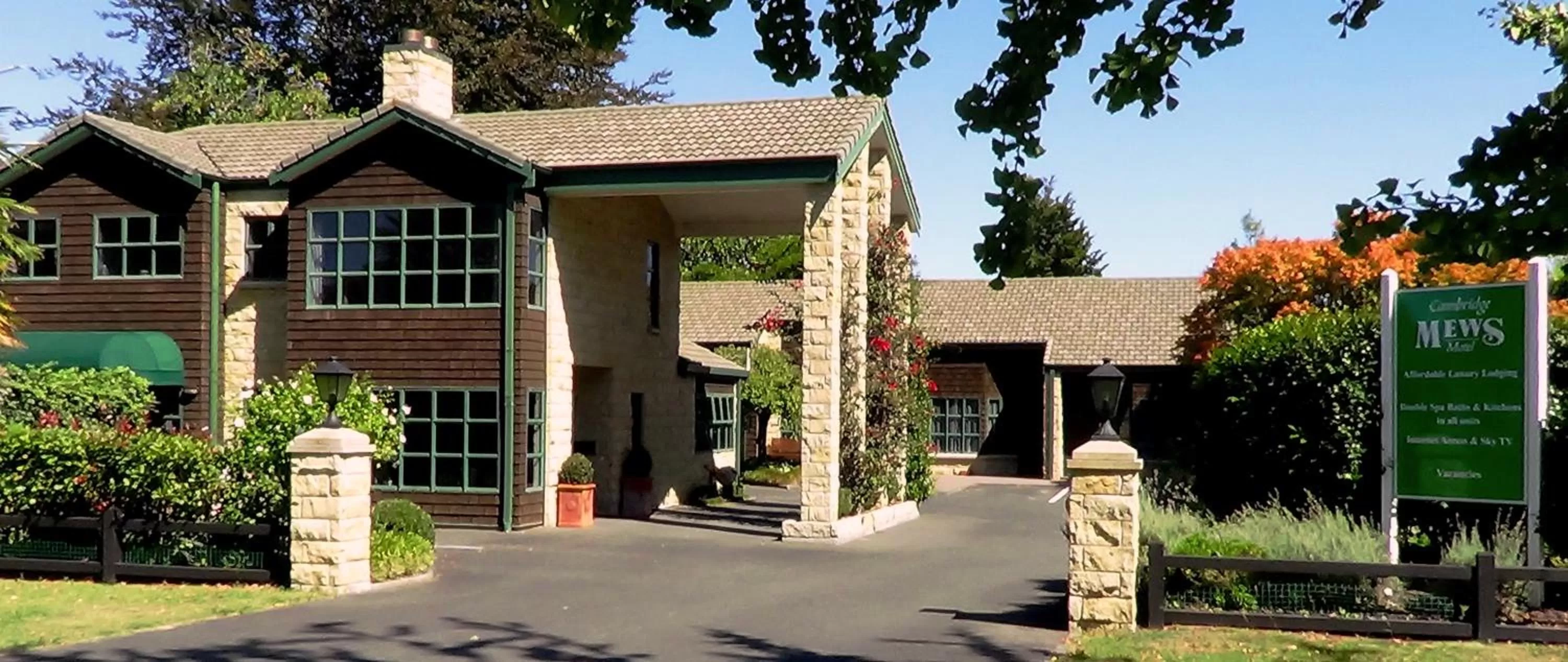 Property building in Cambridge Mews Motel