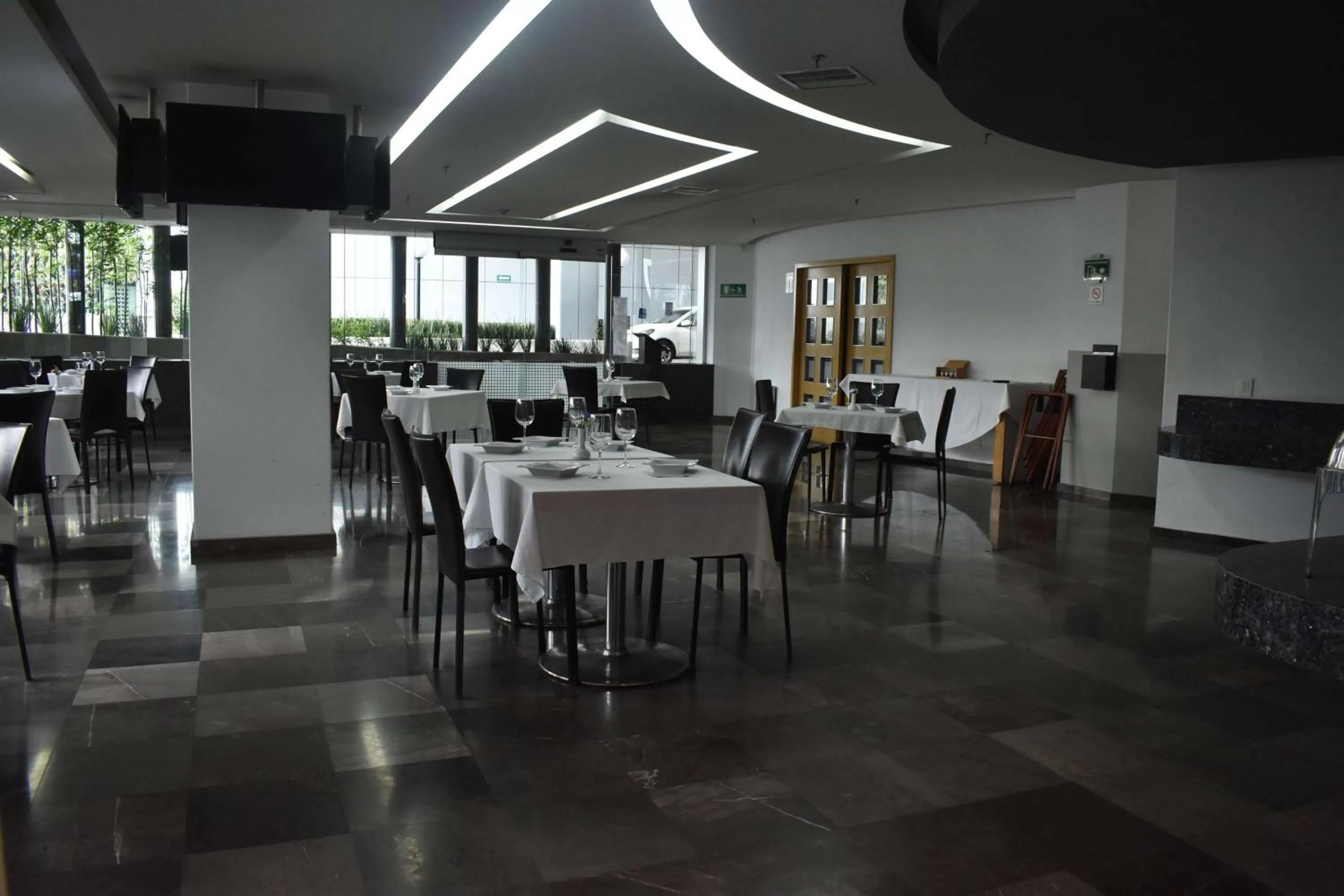 Restaurant/places to eat in Ramada by Wyndham Mexico City Santa Fe