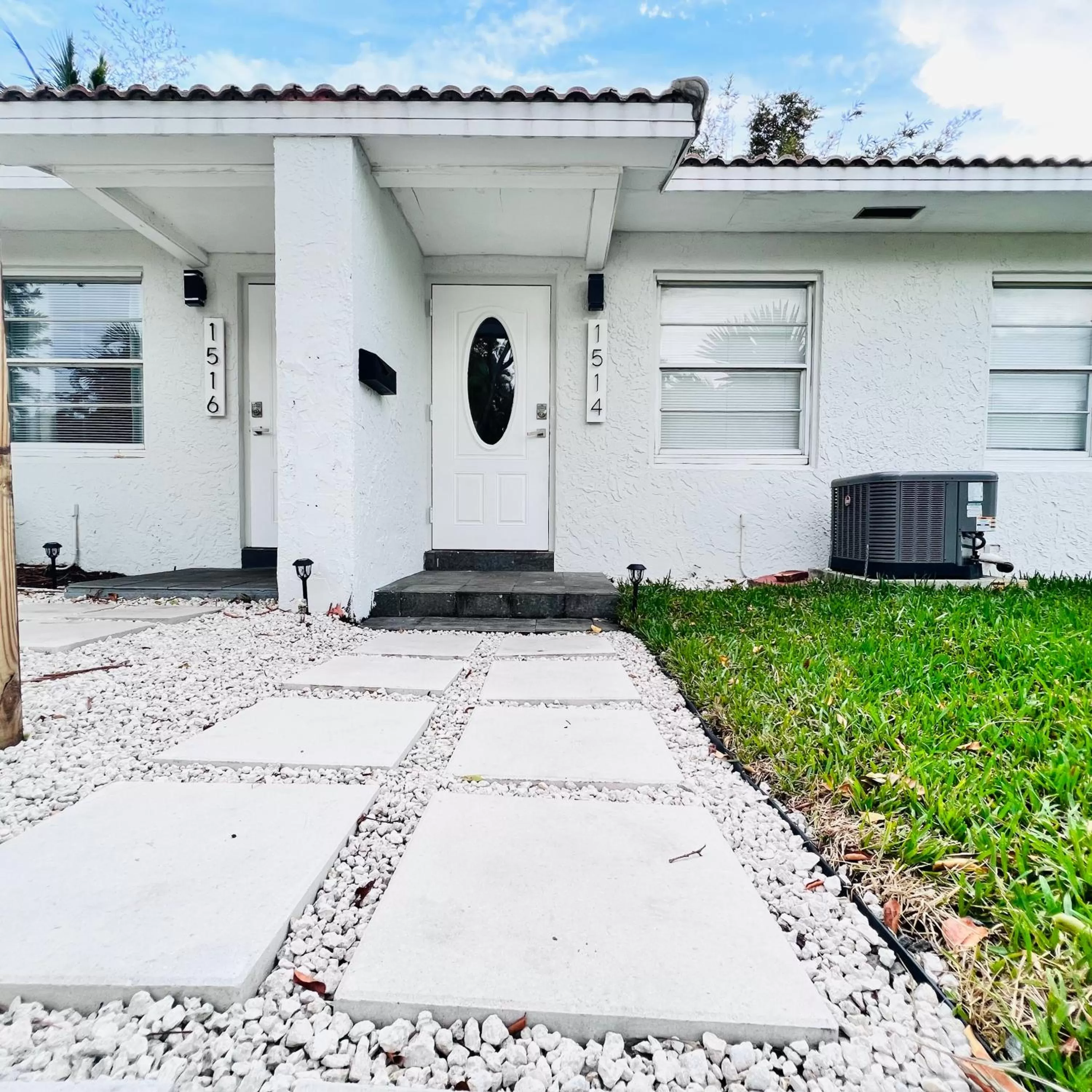 Property building in CocoBay 2BR Condos Near Beach, Galleria Mall, Wilton Manors, Cruise Port