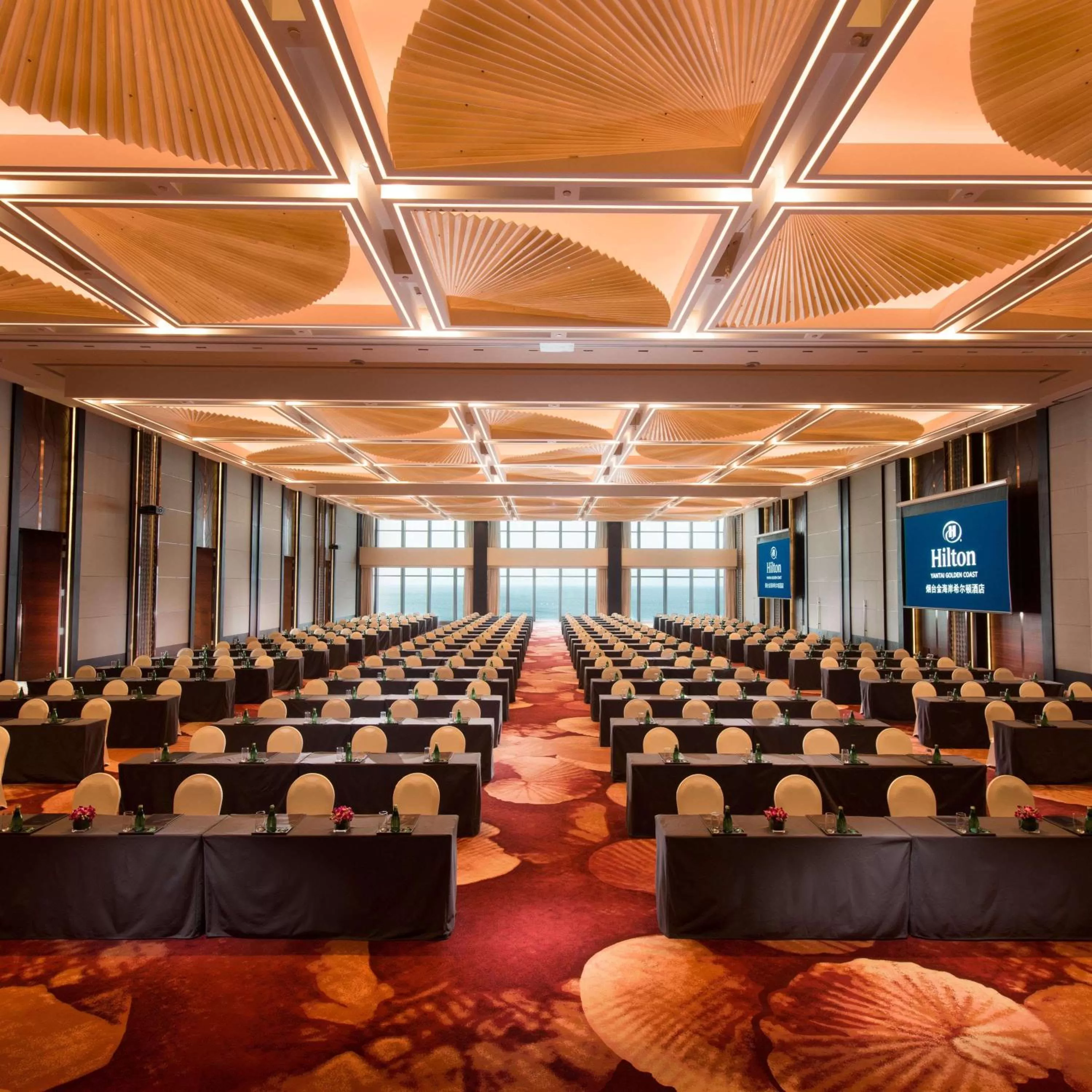Meeting/conference room in Hilton Yantai Golden Coast