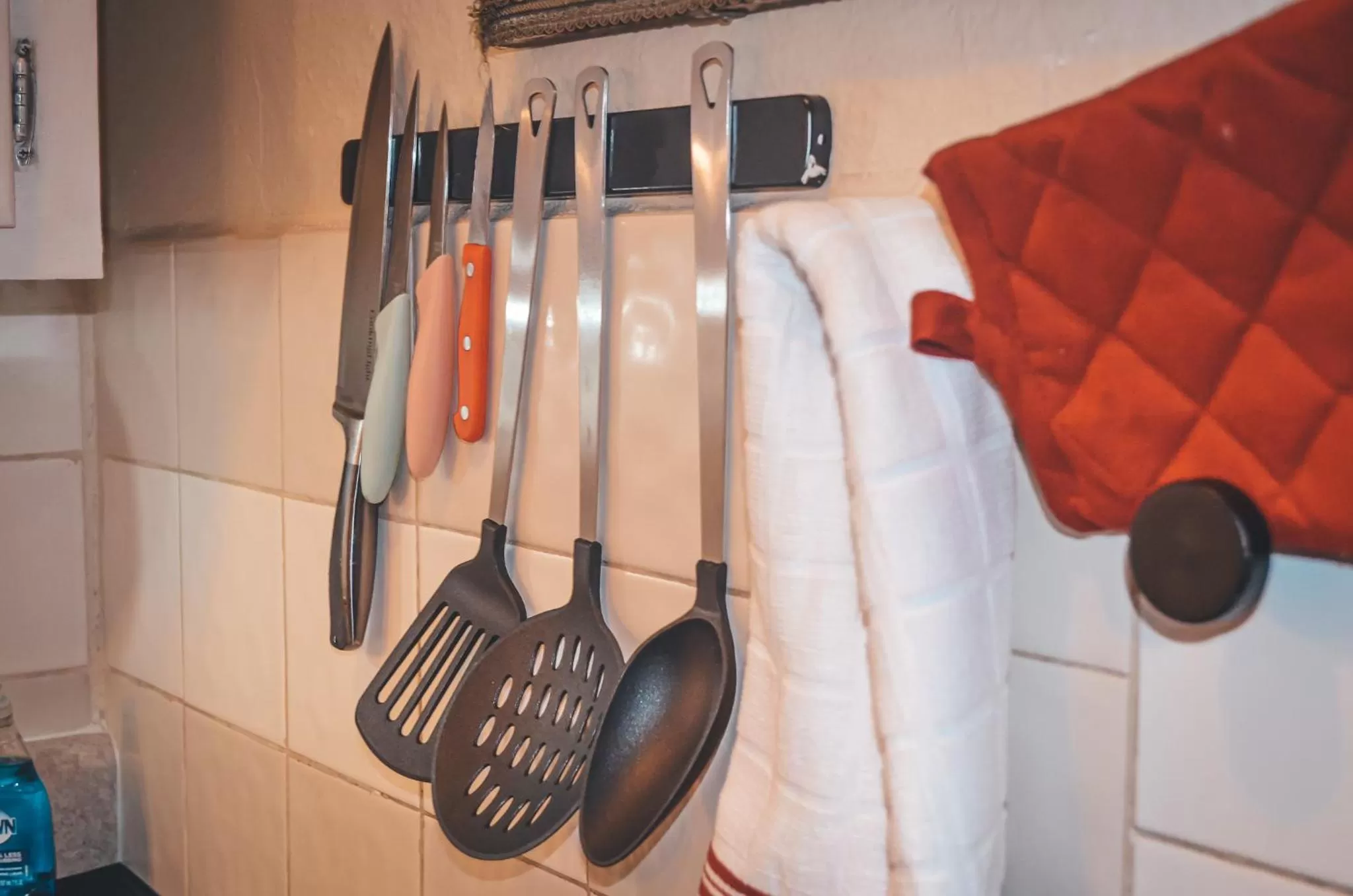 Kitchen or kitchenette in Hollywood Light Haven Lodge