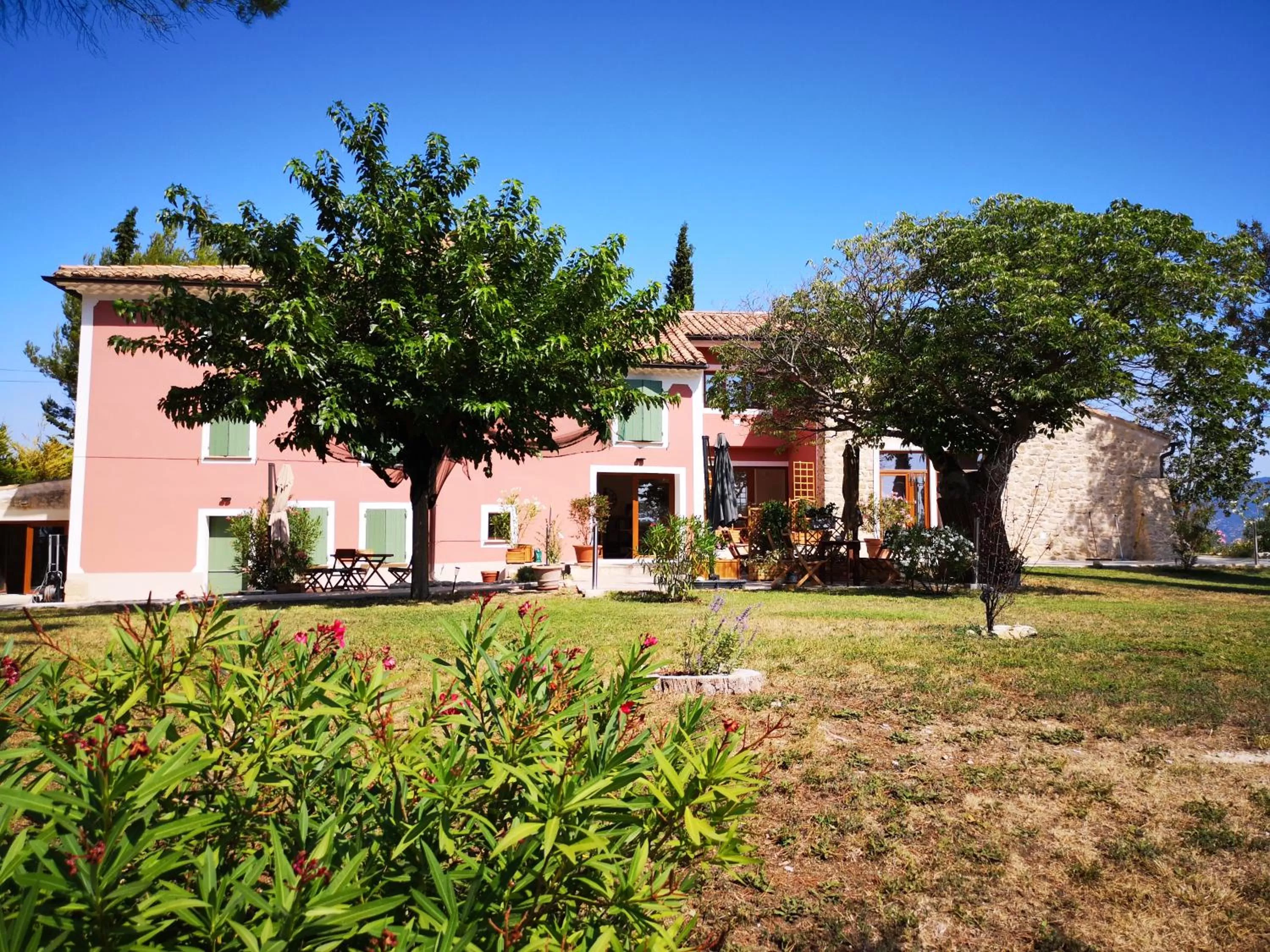 Property building in La Bastide du Limon