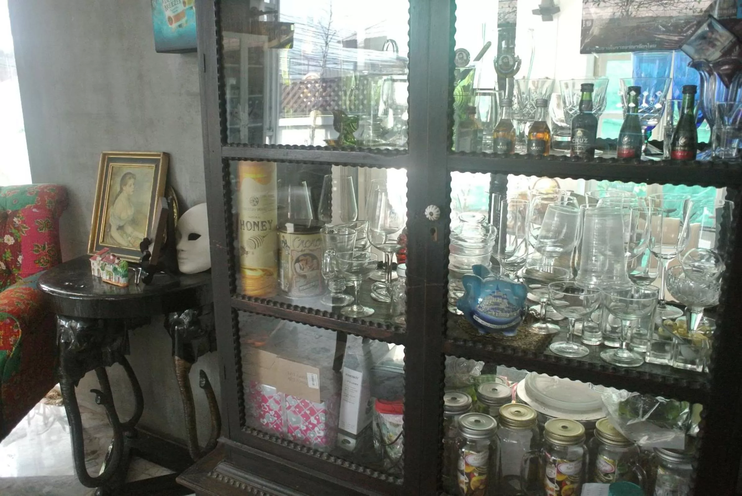 Decorative detail in Oriental Smile Hotel