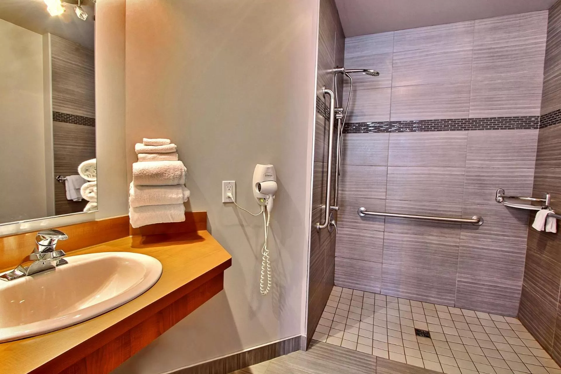 Bathroom in Hôtel l'Empress