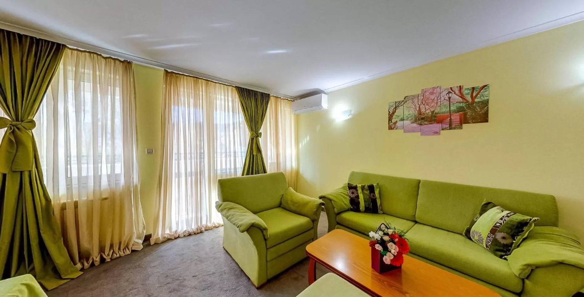 Troyan Plaza Hotel