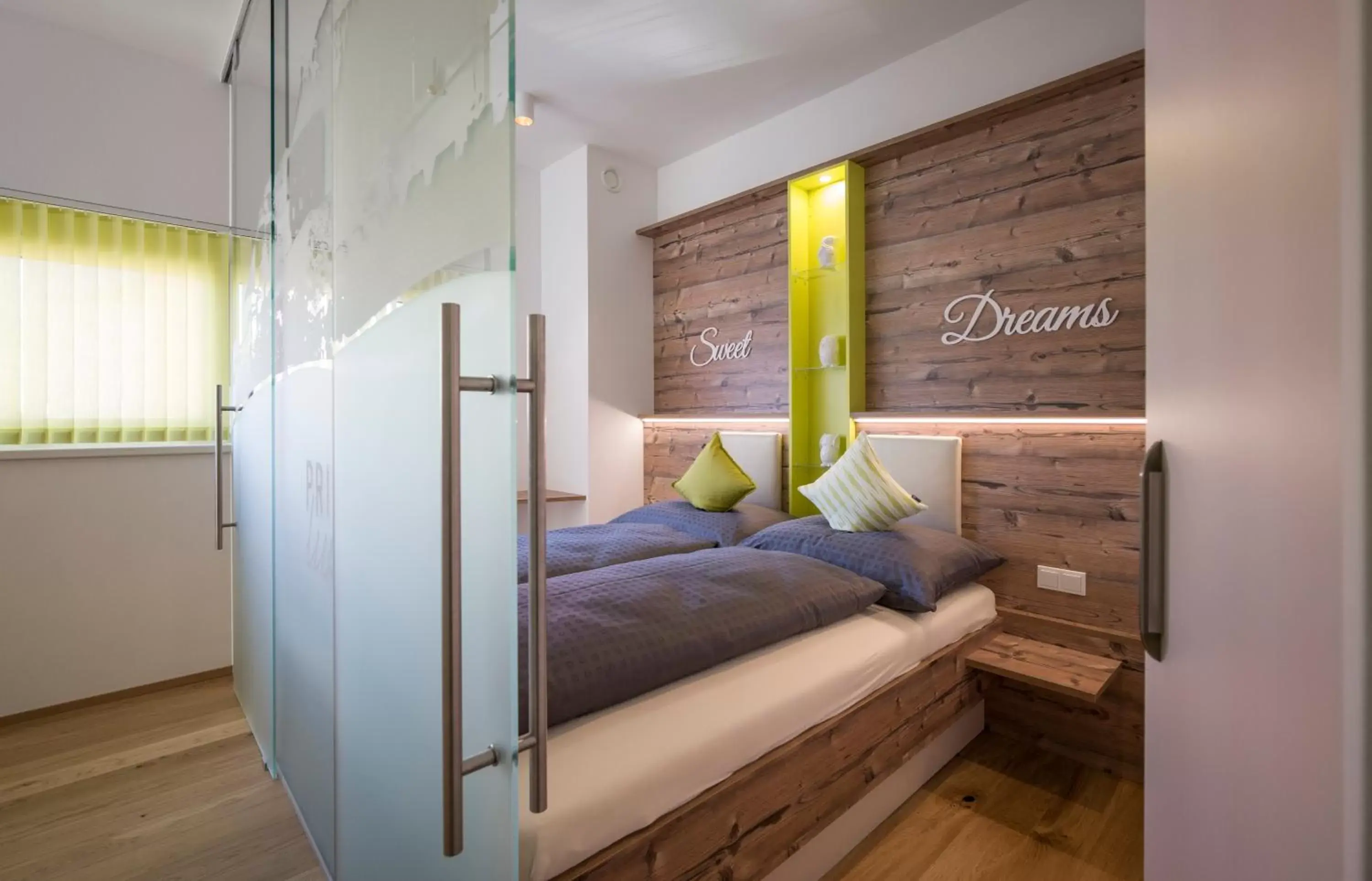 Classic Apartment with Balcony in Private Living Apartments Classic Apartment with Balcony in Private Living Apartments