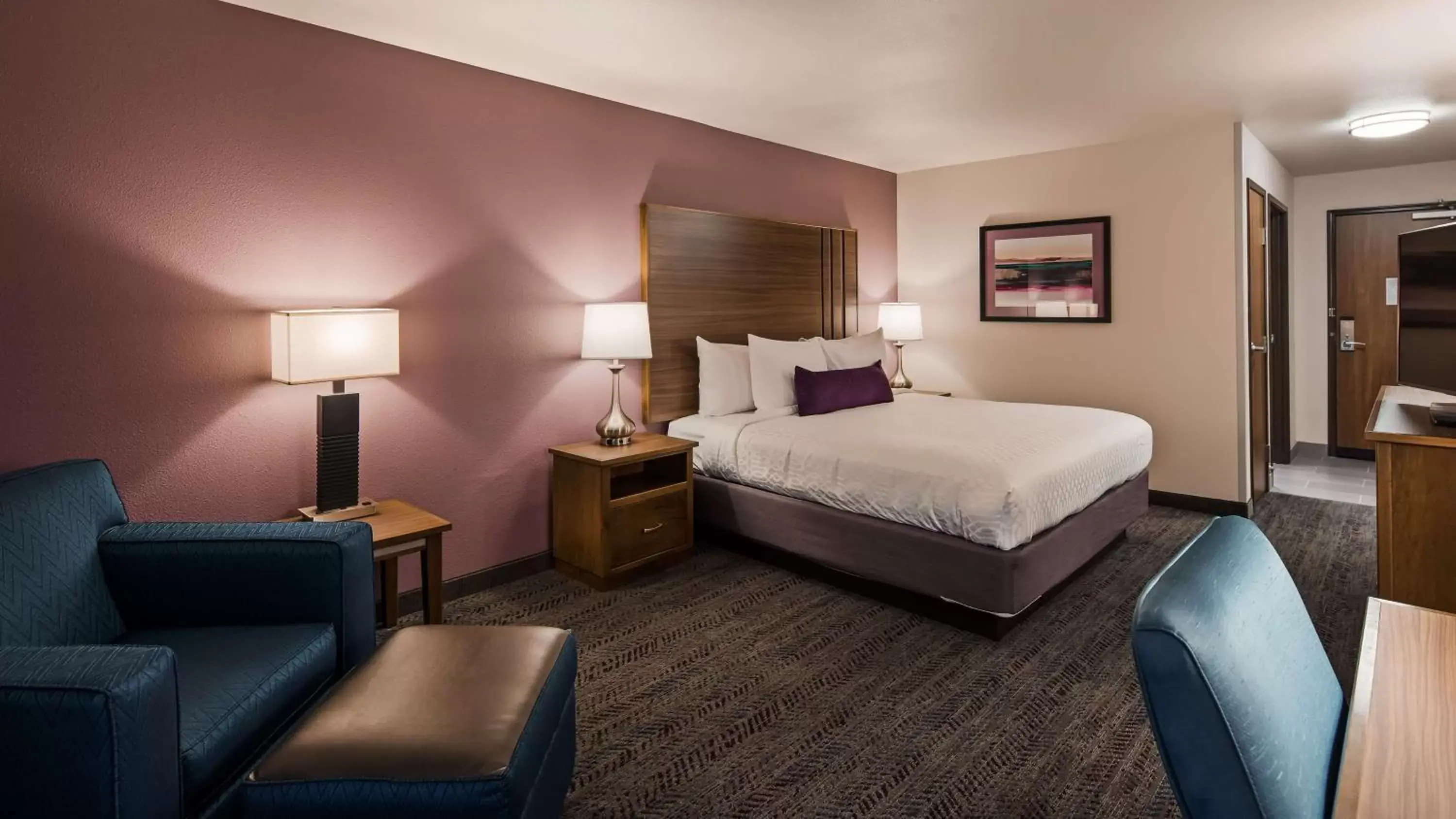 King Room with Roll-In Shower - Disability Access in Best Western Plus Rapid City Rushmore King Room with Roll-In Shower - Disability Access in Best Western Plus Rapid City Rushmore
