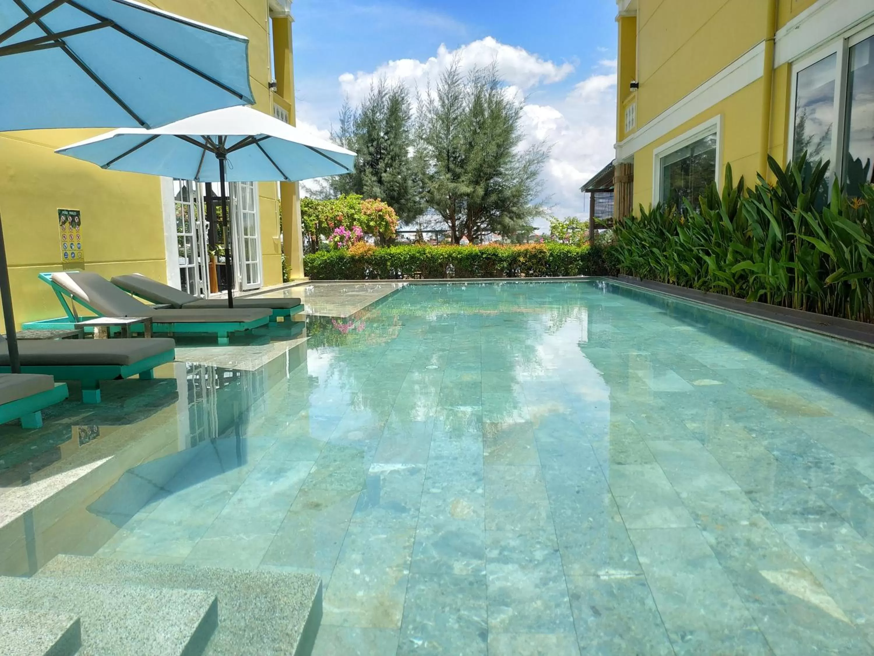 Swimming Pool in TRIPLE Riverside Villa Hotel HoiAn