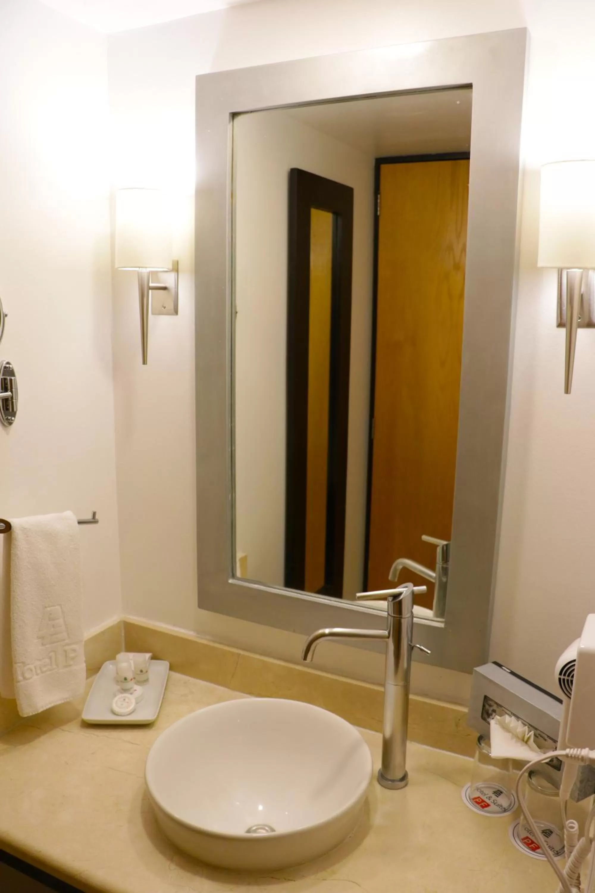 Bathroom in Hotel & Suites PF