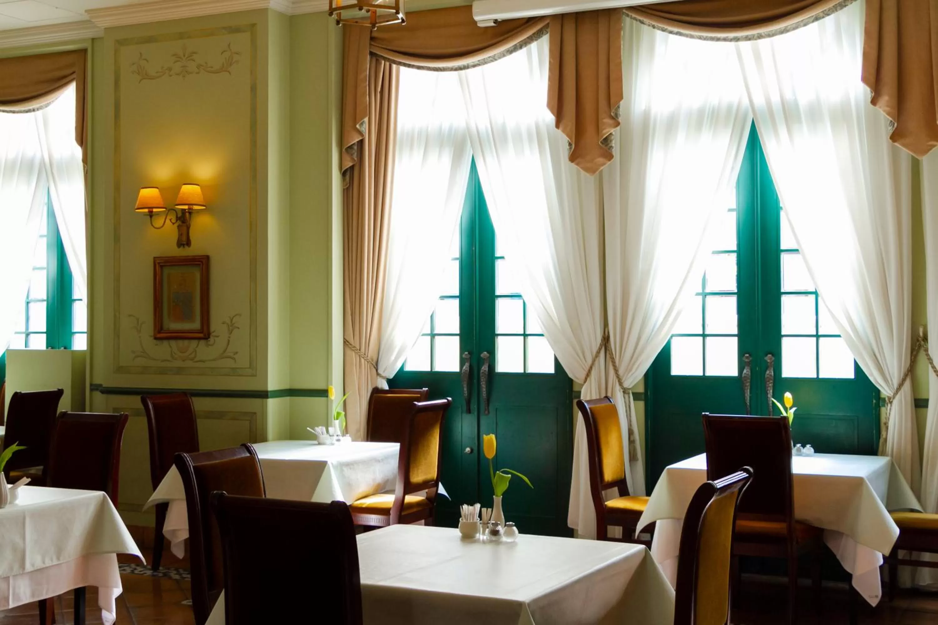 Restaurant/places to eat in Hotel Monterey Nagasaki