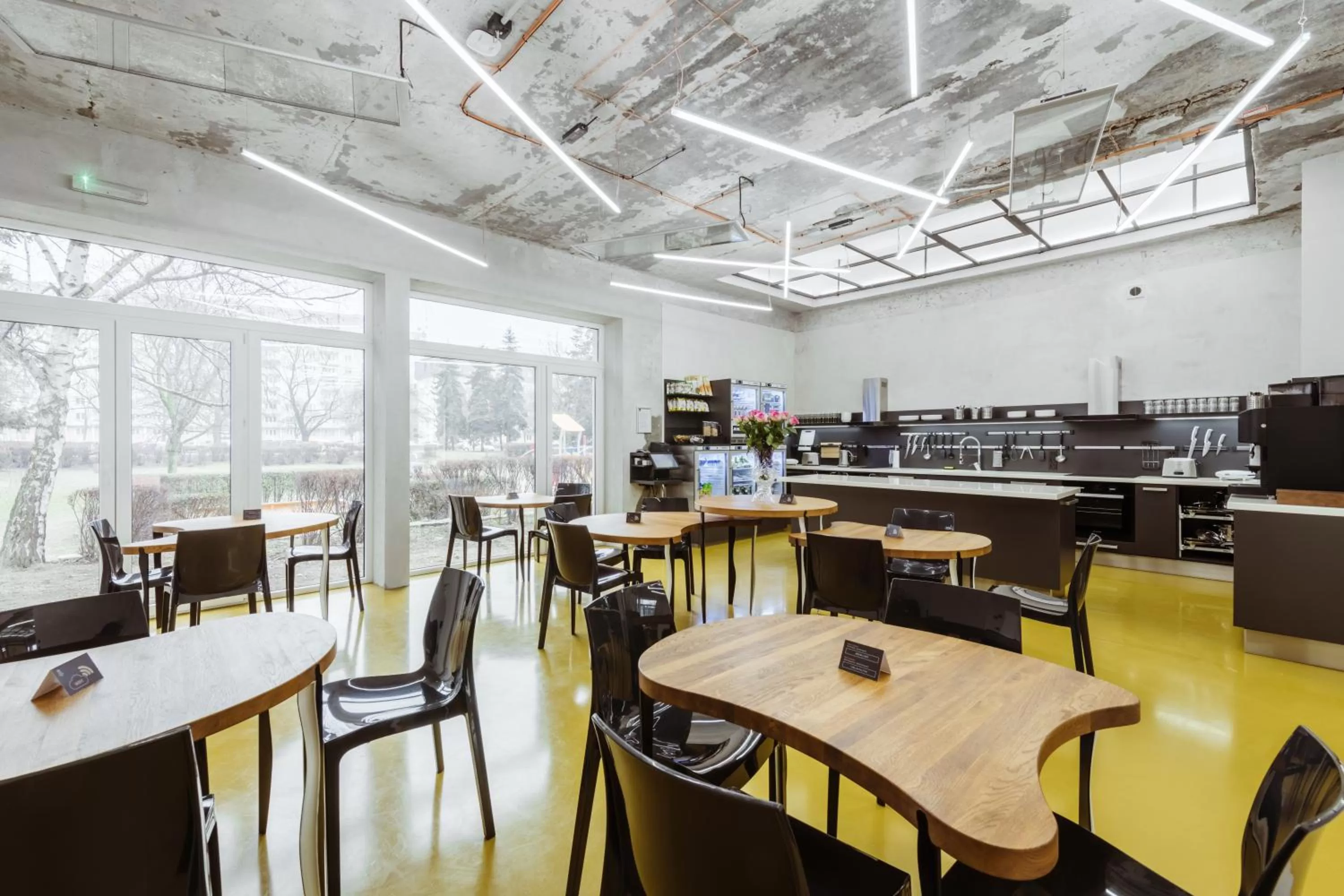 Communal kitchen in Smarthotel Nezvalova Archa