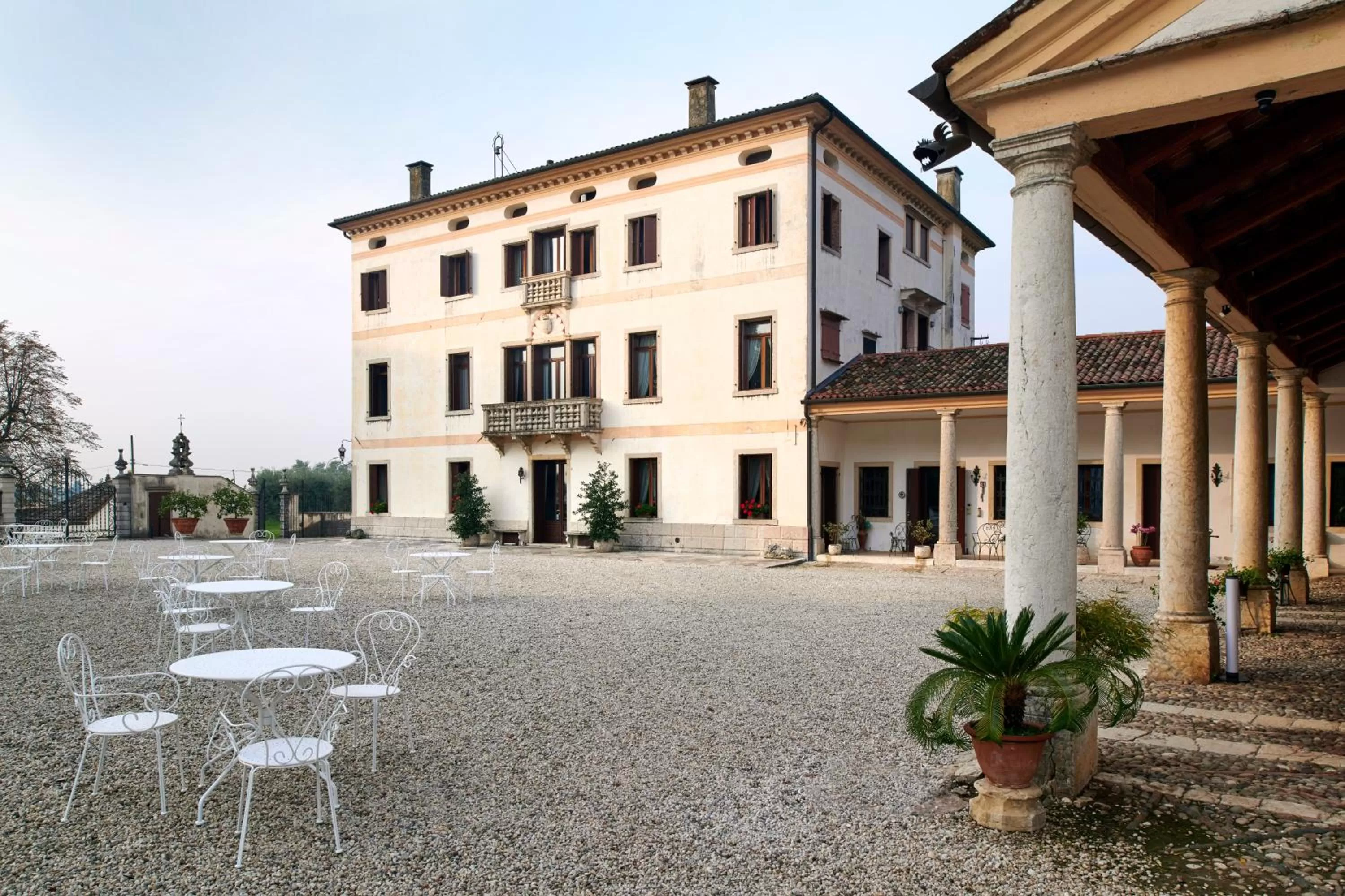 Property Building in Villa Stecchini
