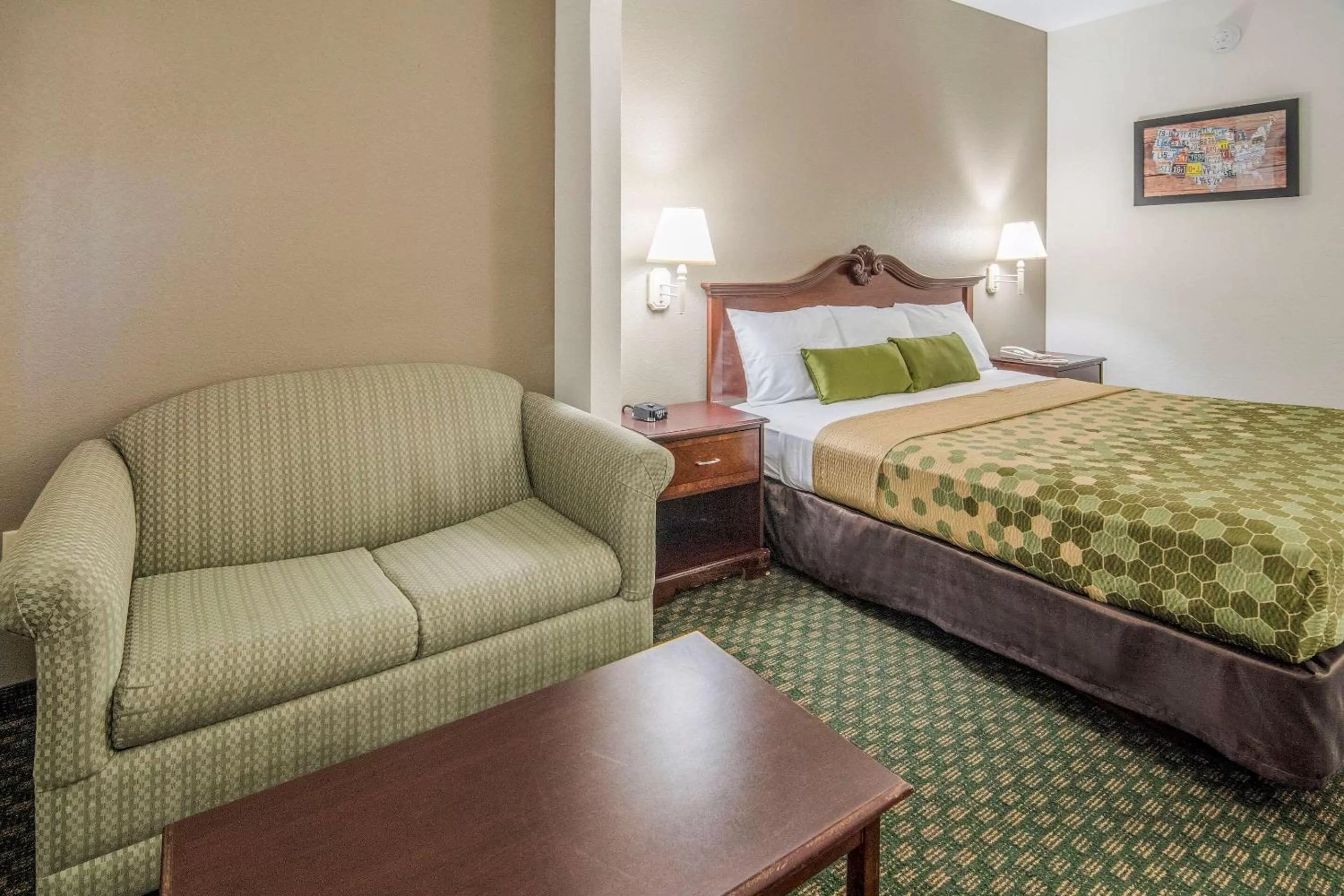 Photo of the whole room, Bed in Econo Lodge Weatherford