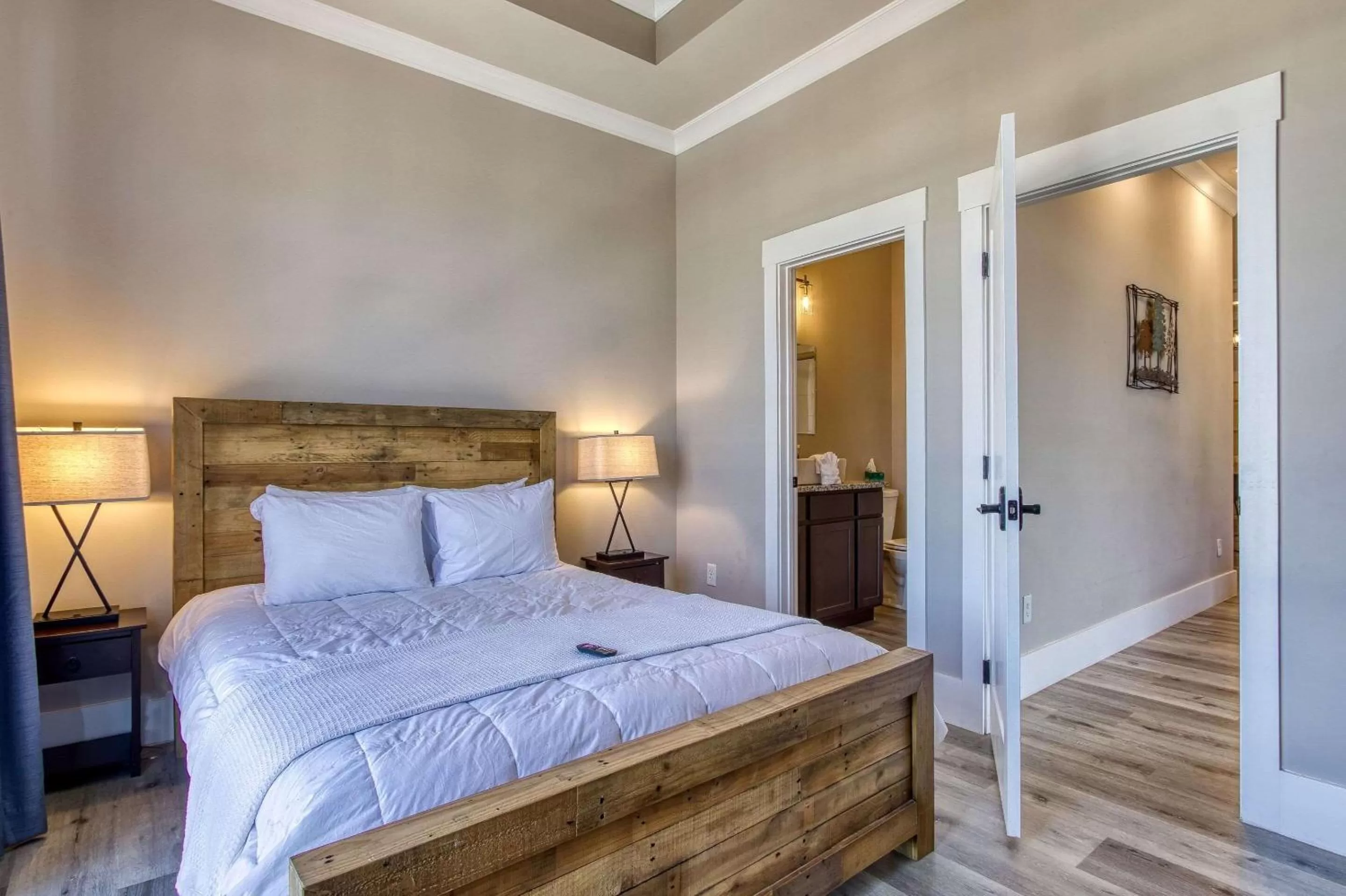 Photo of the whole room, Bed in Central Hotel, Ascend Hotel Collection