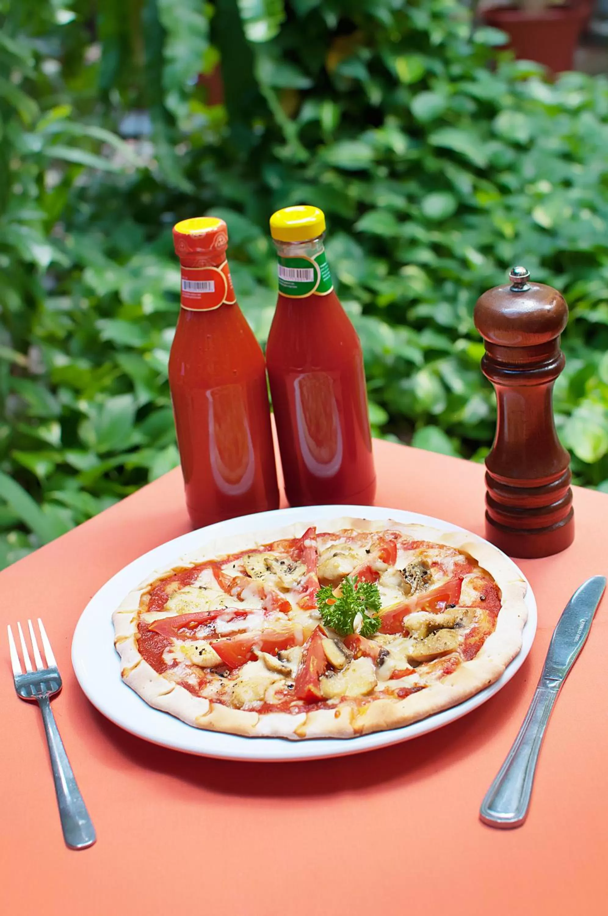 Restaurant/places to eat in Kusnadi Hotel