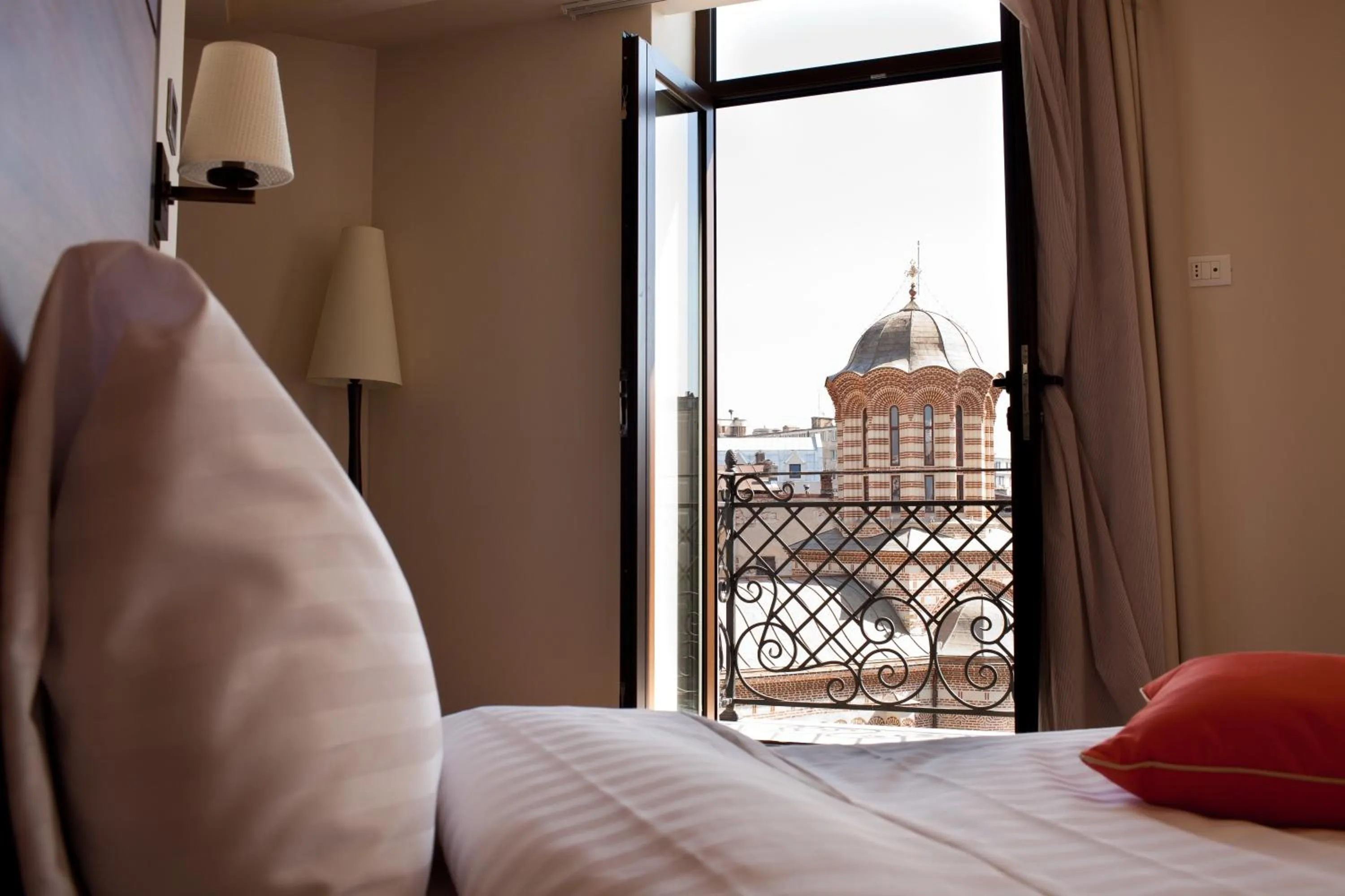 View (from property/room), Bed in Europa Royale Bucharest