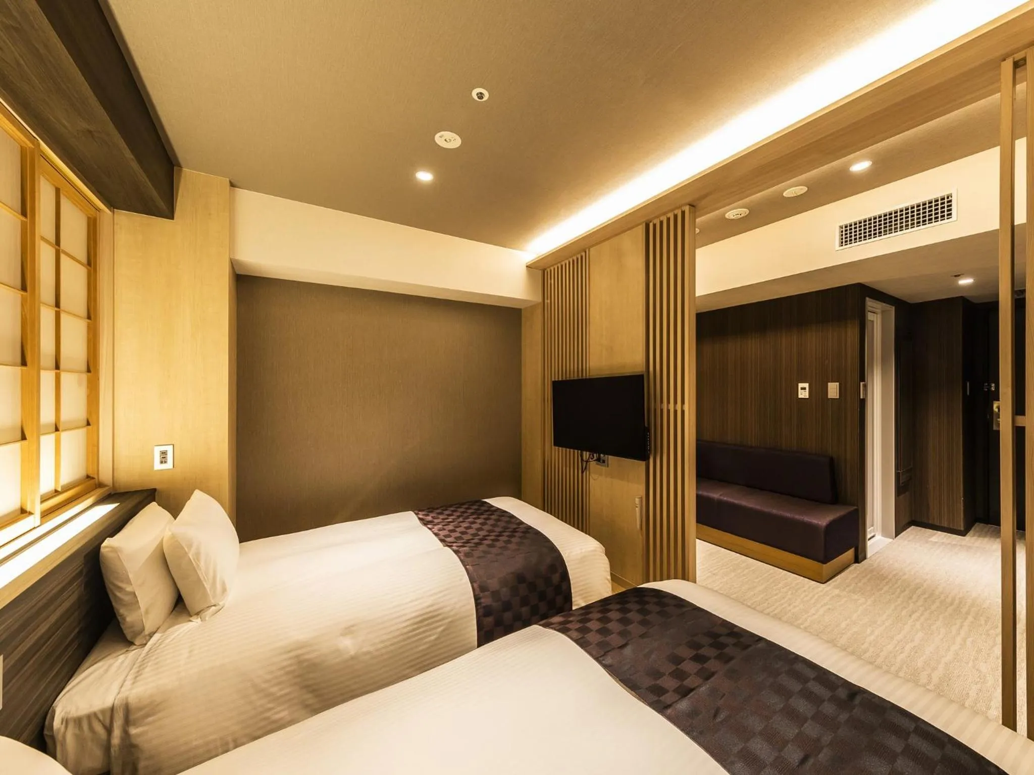 Photo of the whole room, Bed in El Inn Kyoto