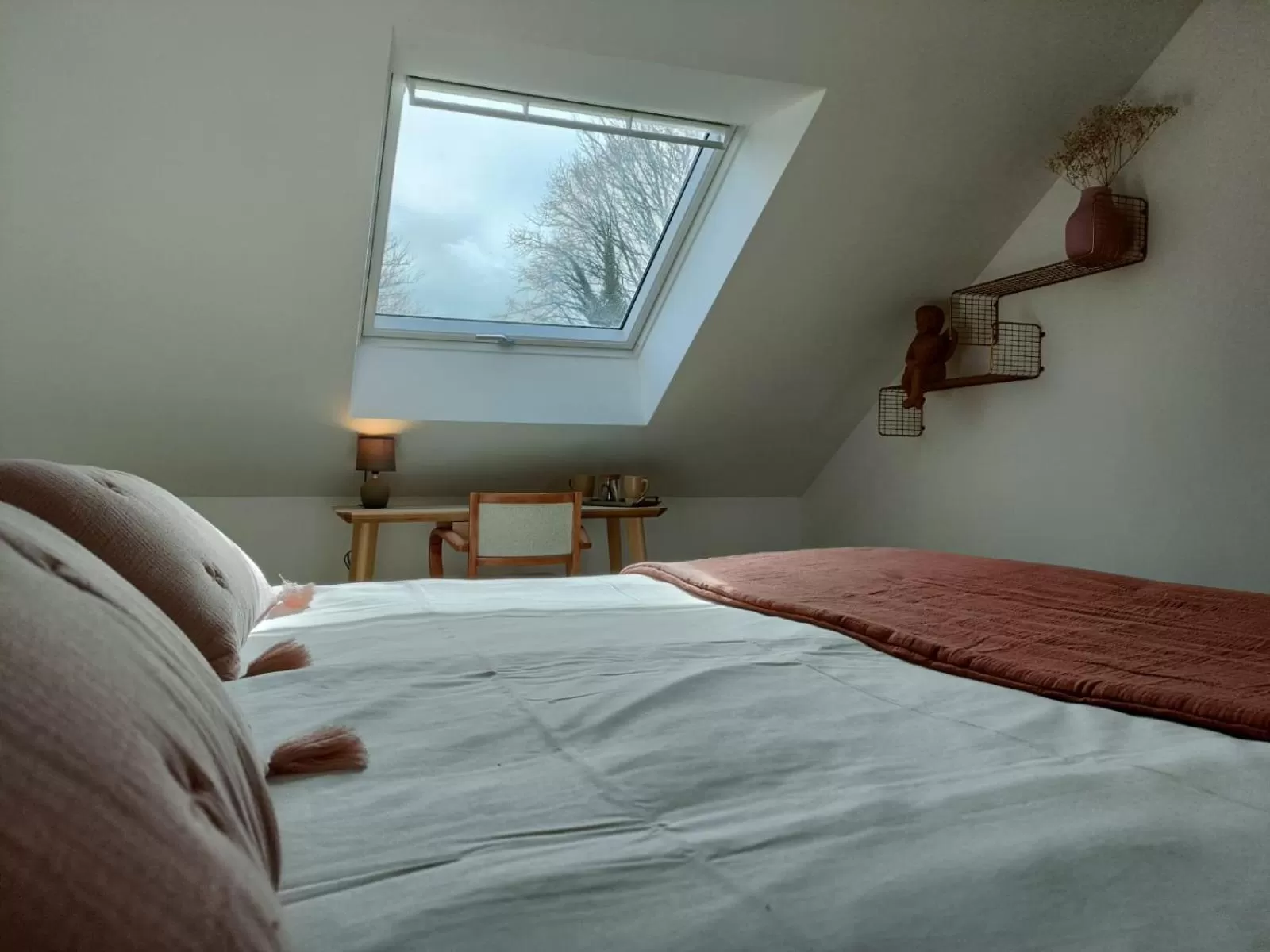 Photo of the whole room, Bed in La Passerelle