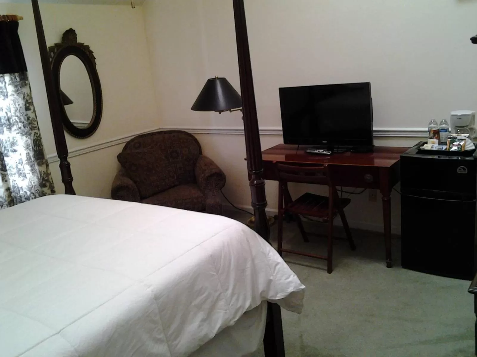 Bed in The Inn at Benicia Bay