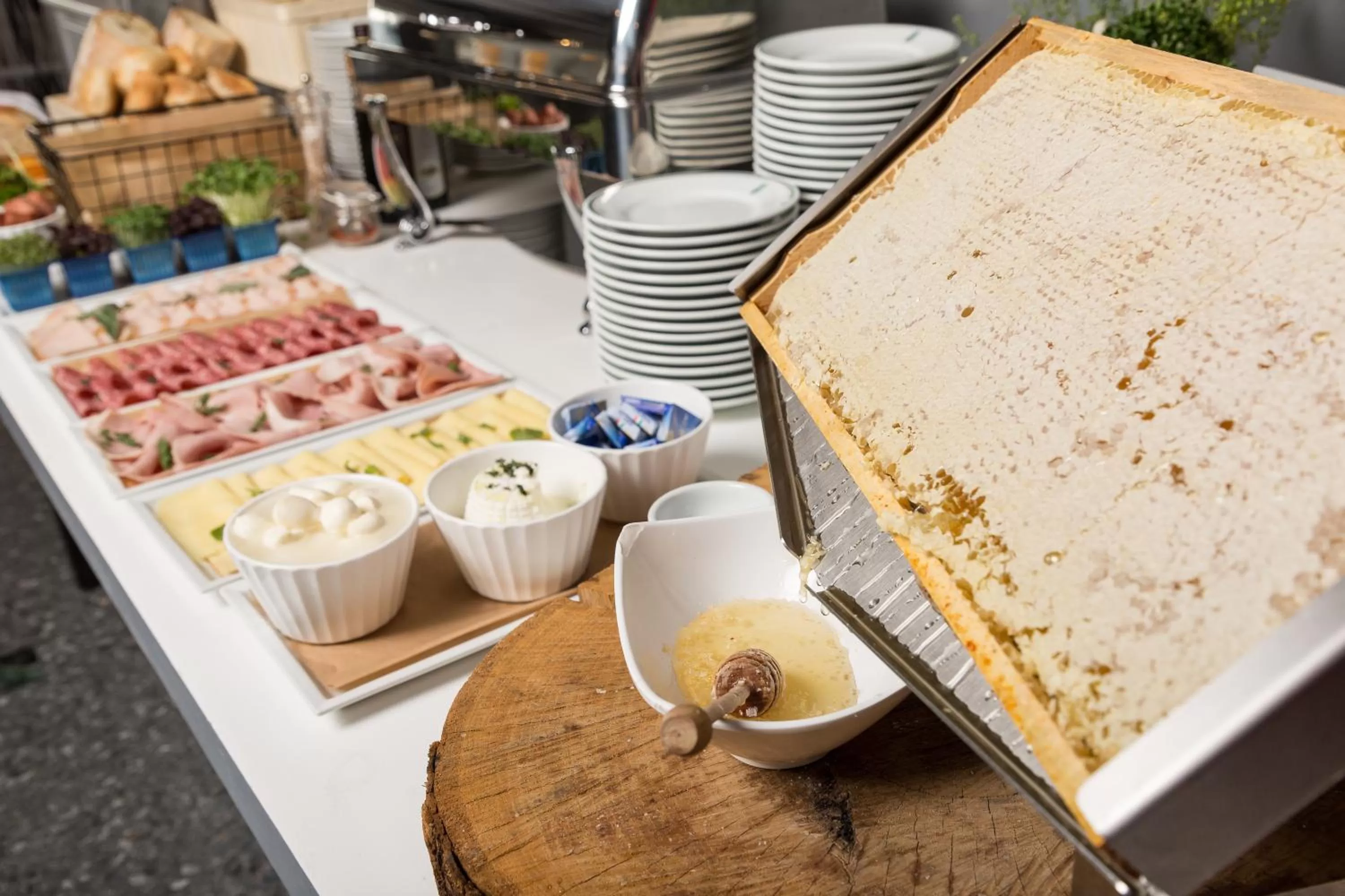 Restaurant/places to eat in Hotel Villa Eur