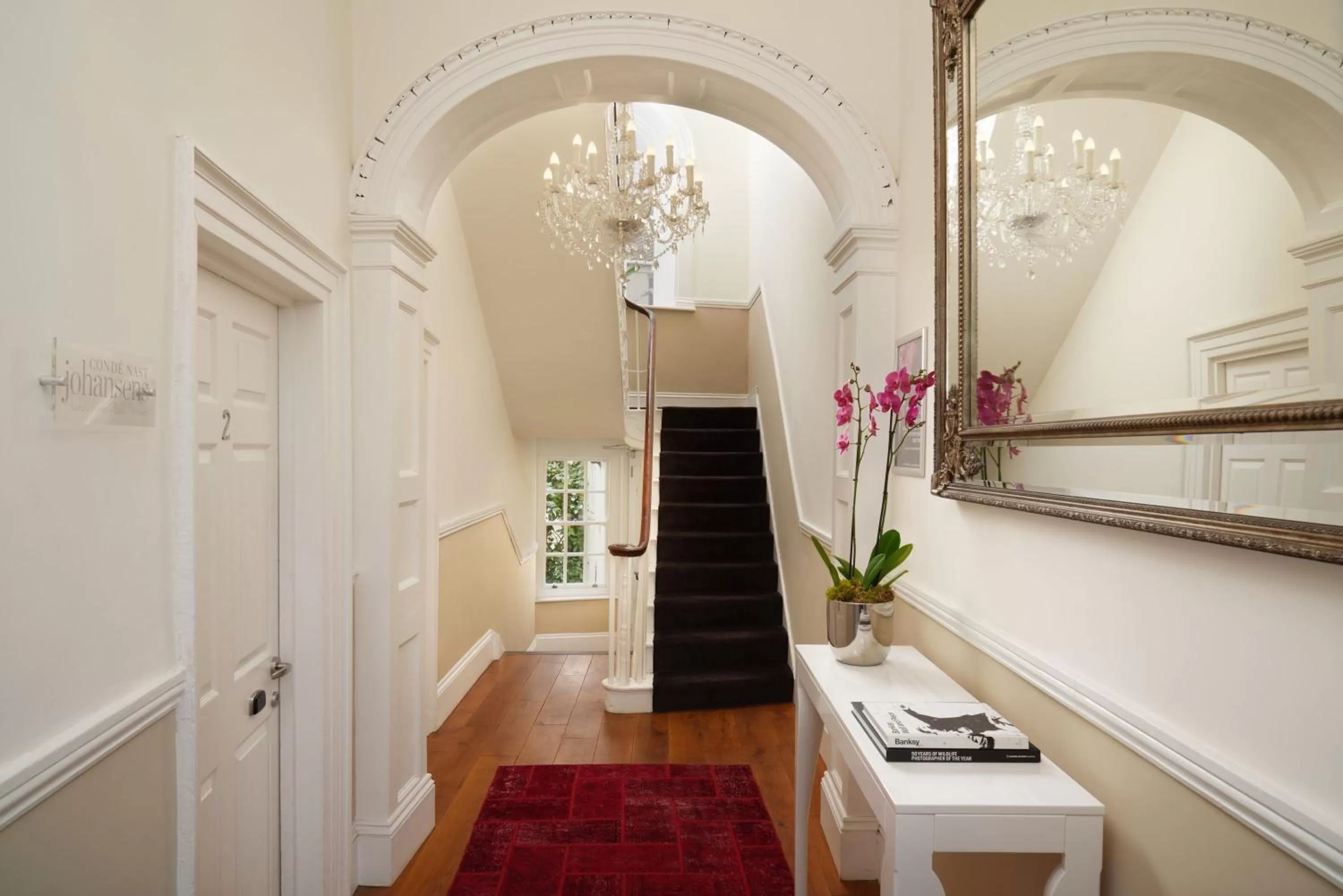 Facade/entrance, Lobby/Reception in Berkeley Suites